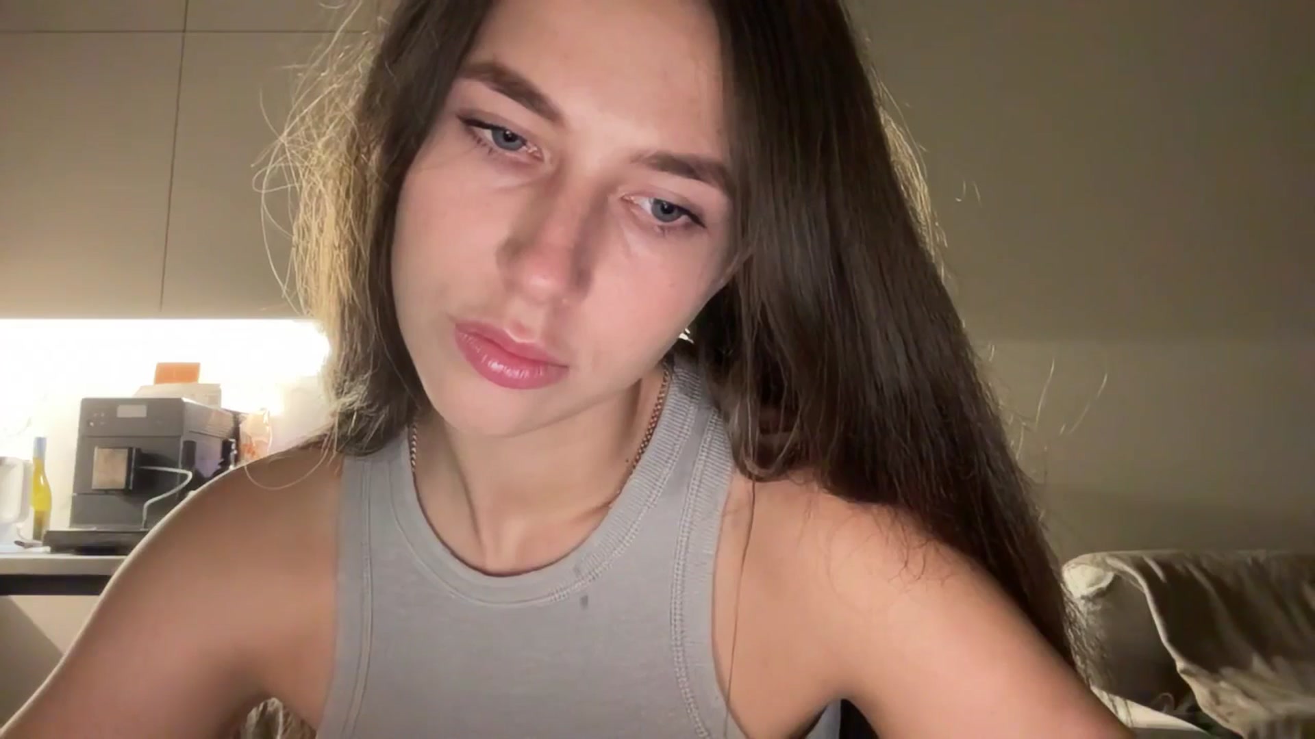 Gallery image thumbnail from kissfreeze's myfreecams stream on, 09/17/2025, 21:13 image 2 of 20