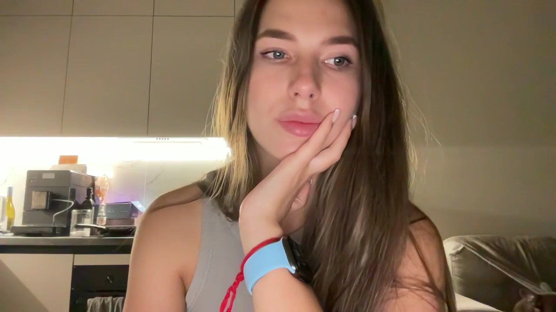 Gallery image thumbnail from kissfreeze's myfreecams stream on, 09/17/2025, 23:26 image 20 of 20
