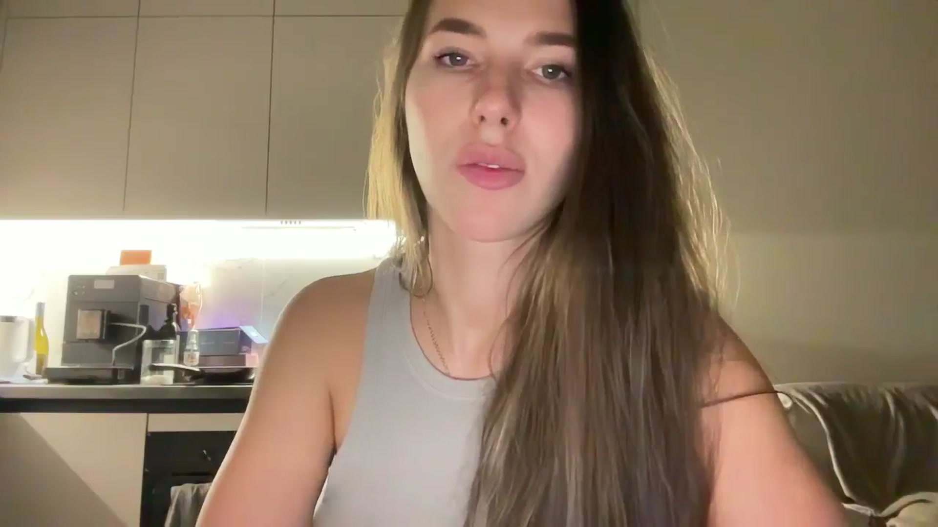 Gallery image thumbnail from kissfreeze's myfreecams stream on, 09/17/2025, 23:26 image 8 of 20