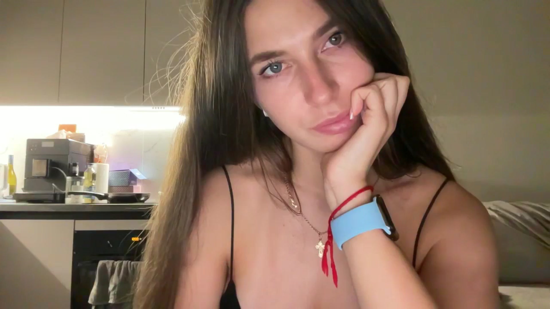 Gallery image thumbnail from kissfreeze's myfreecams stream on, 09/19/2025, 24:11 image 4 of 20