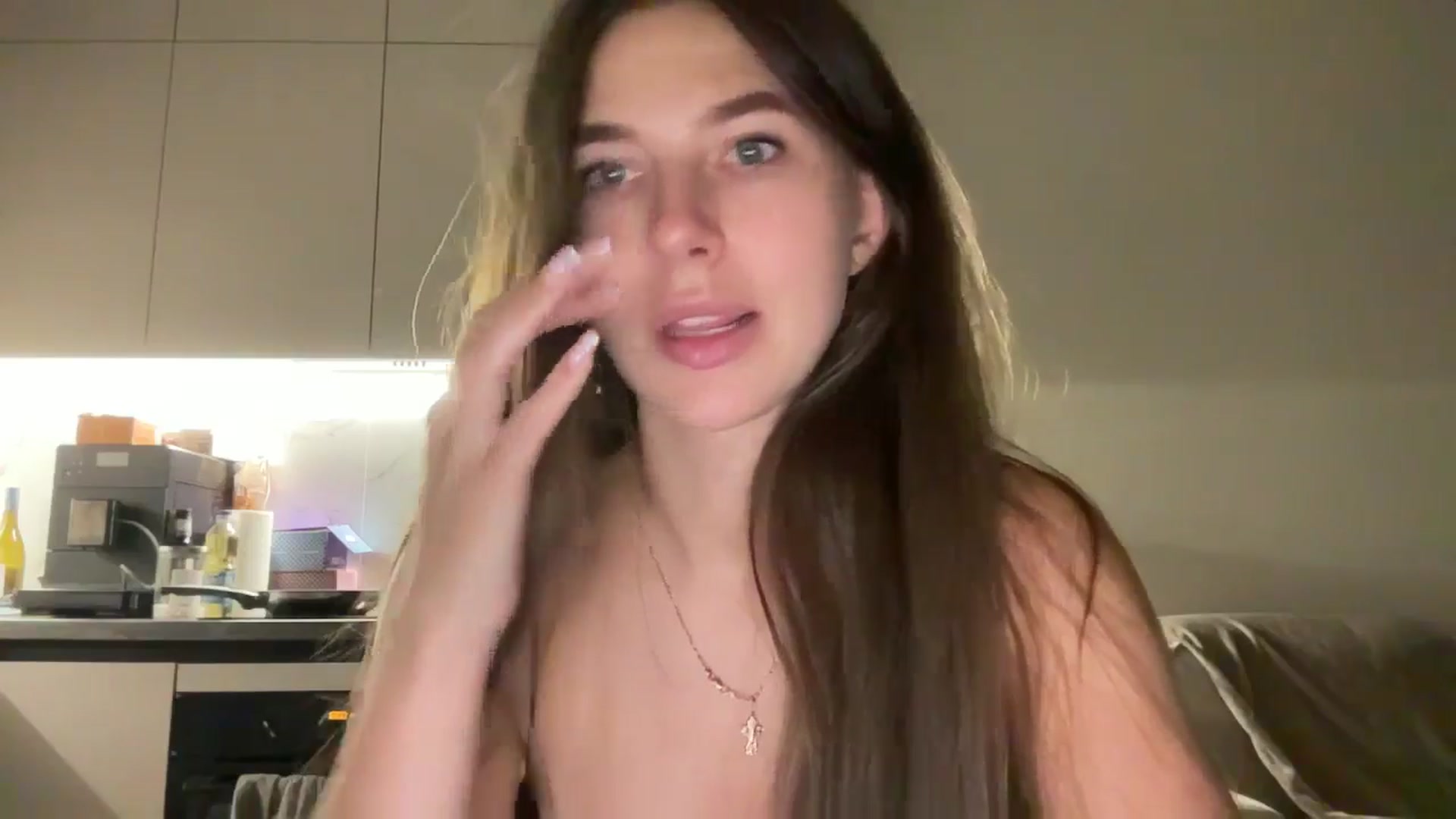 Gallery image thumbnail from kissfreeze's myfreecams stream on, 09/19/2025, 24:57 image 12 of 20