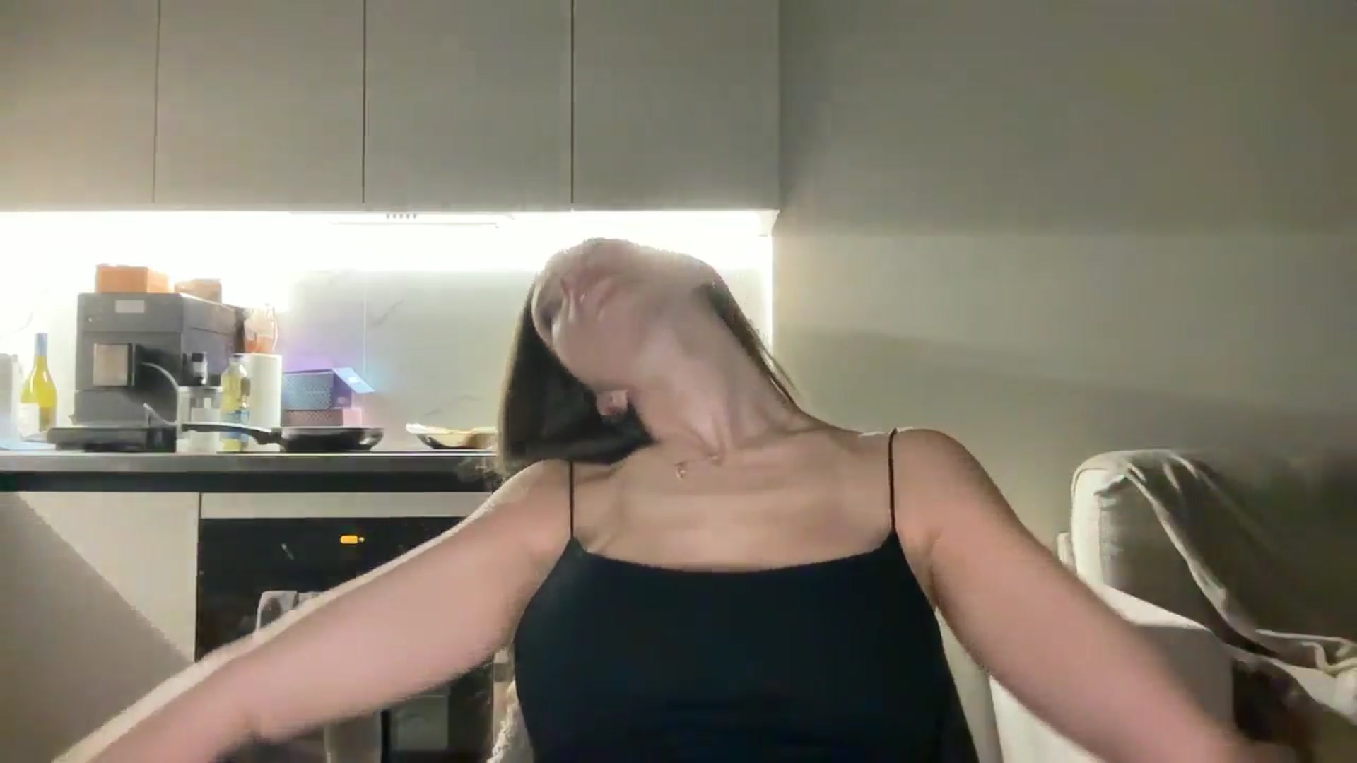 Gallery image thumbnail from kissfreeze's myfreecams stream on, 09/19/2025, 24:57 image 7 of 20