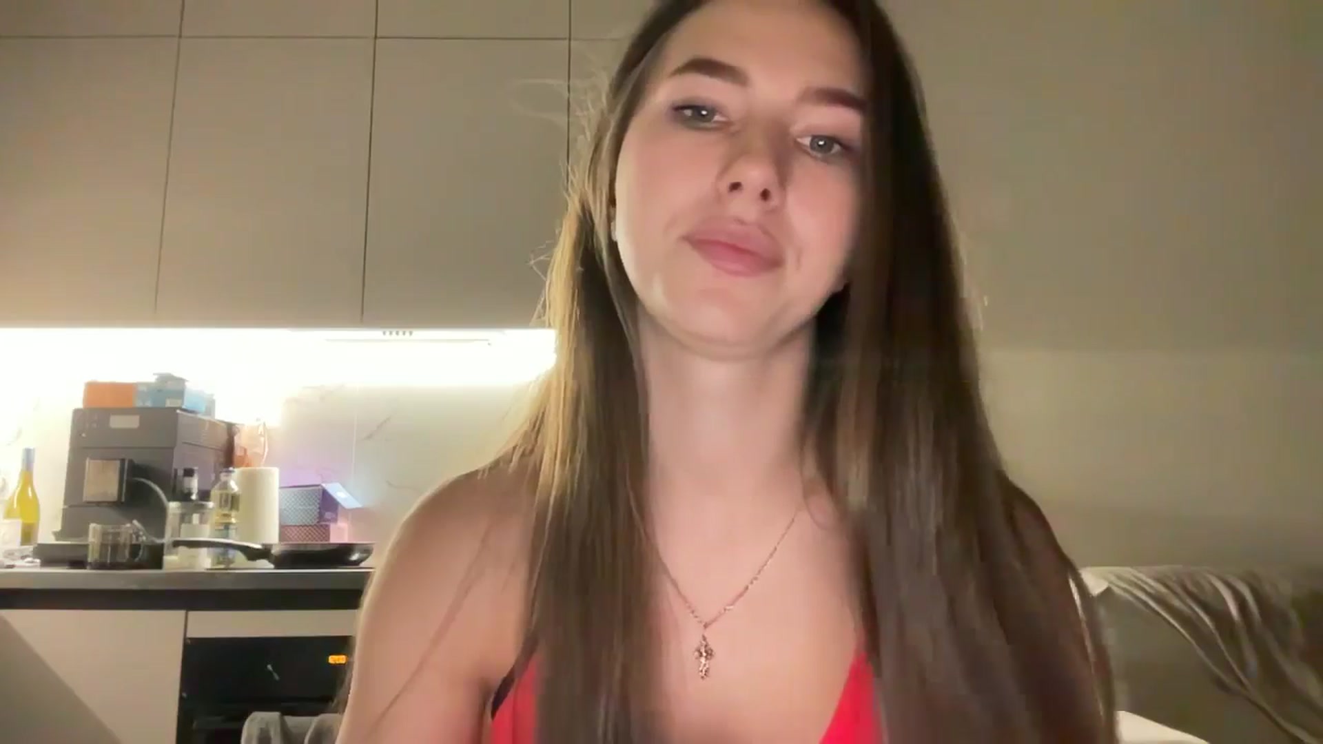 Gallery image thumbnail from kissfreeze's myfreecams stream on, 09/19/2025, 21:43 image 10 of 20