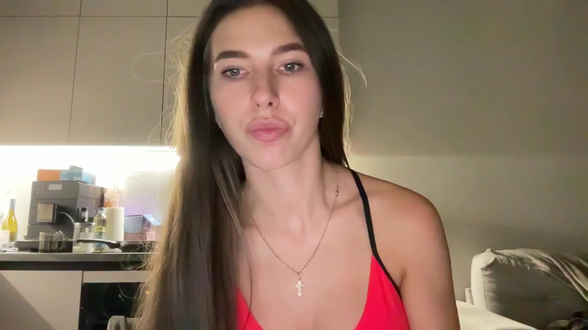 Gallery image thumbnail from kissfreeze's myfreecams stream on, 09/19/2025, 21:43 image 11 of 20