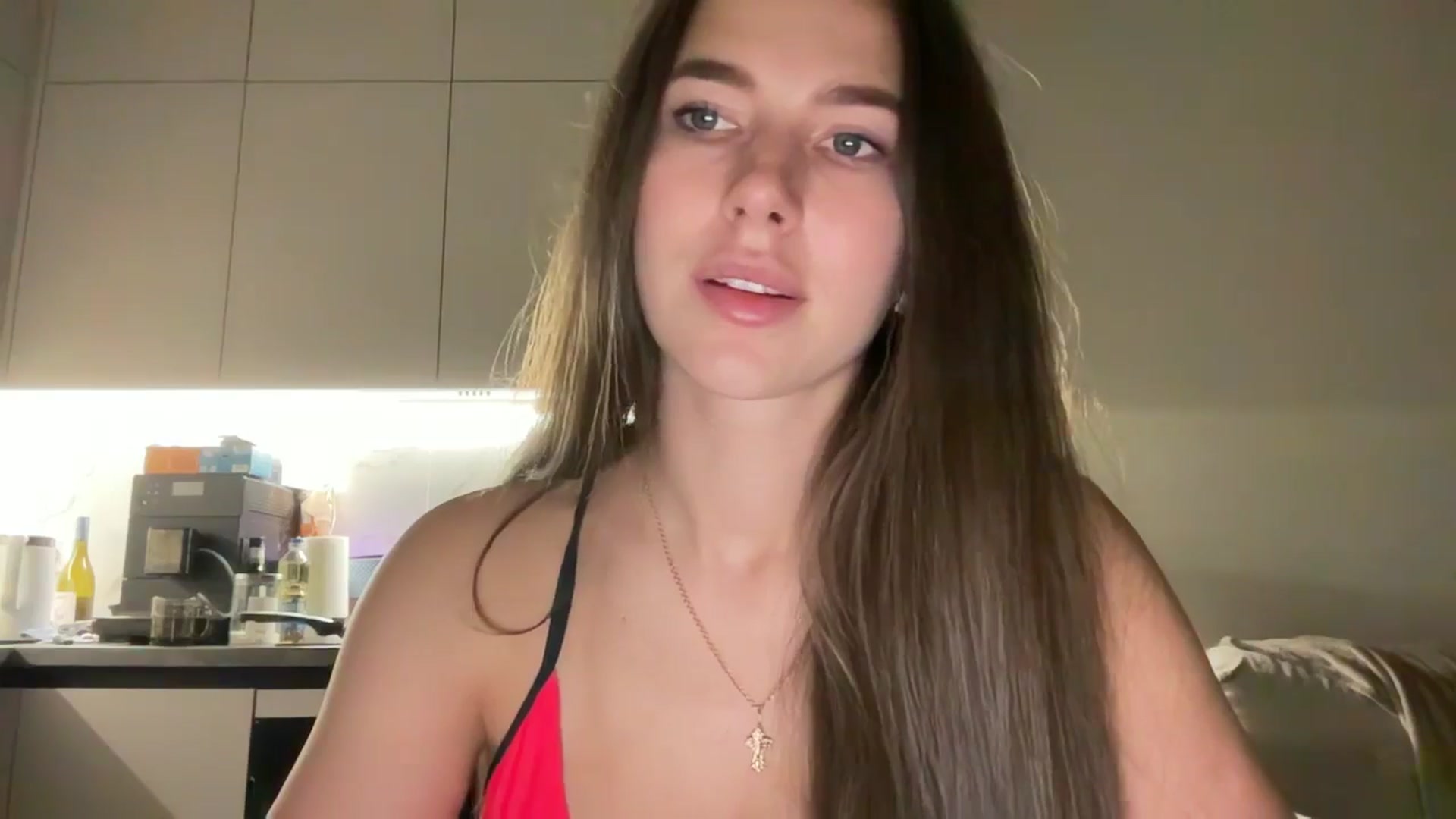 Gallery image thumbnail from kissfreeze's myfreecams stream on, 09/19/2025, 23:22 image 13 of 20