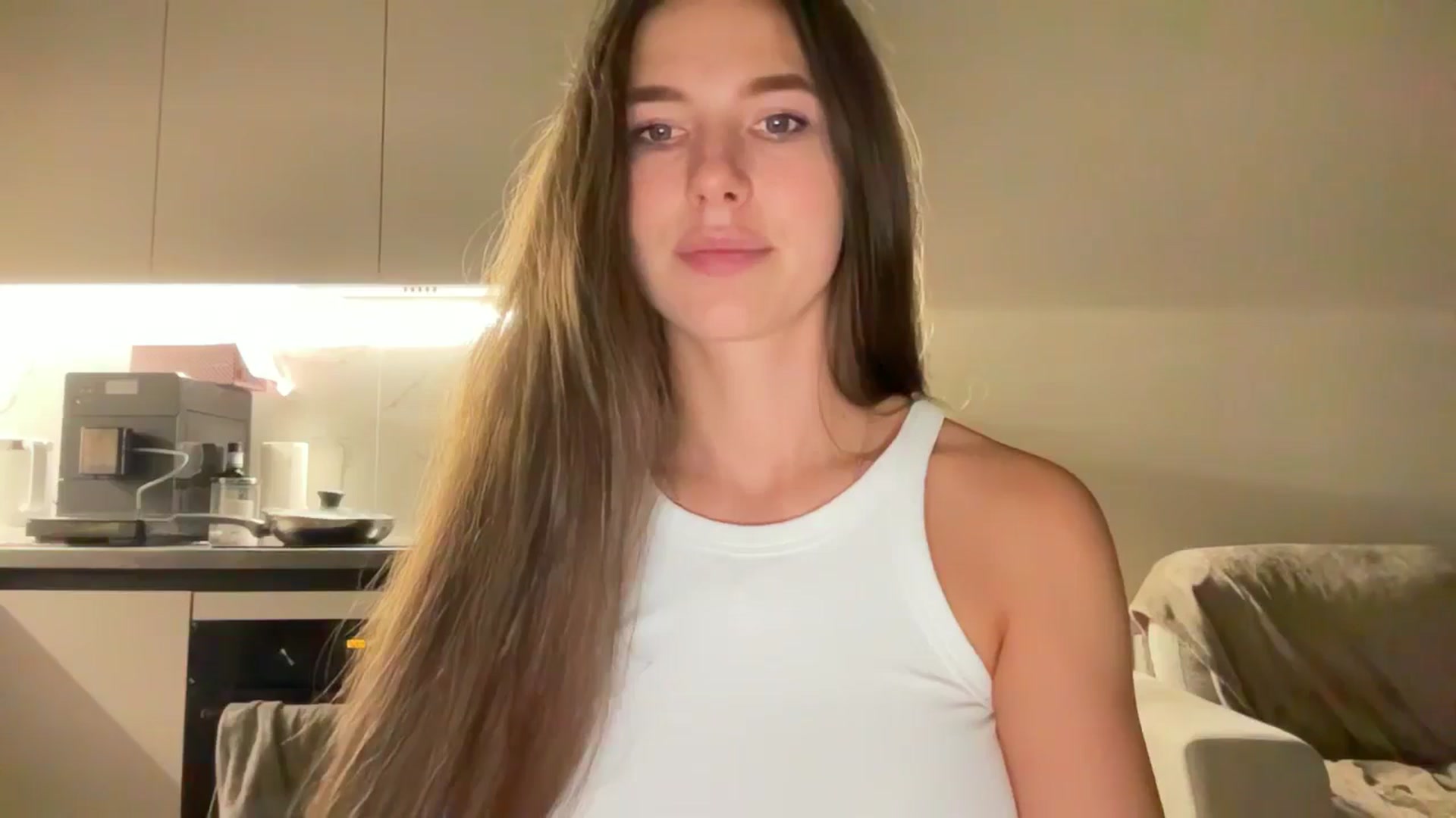 Gallery image thumbnail from kissfreeze's myfreecams stream on, 09/20/2025, 21:03 image 13 of 20