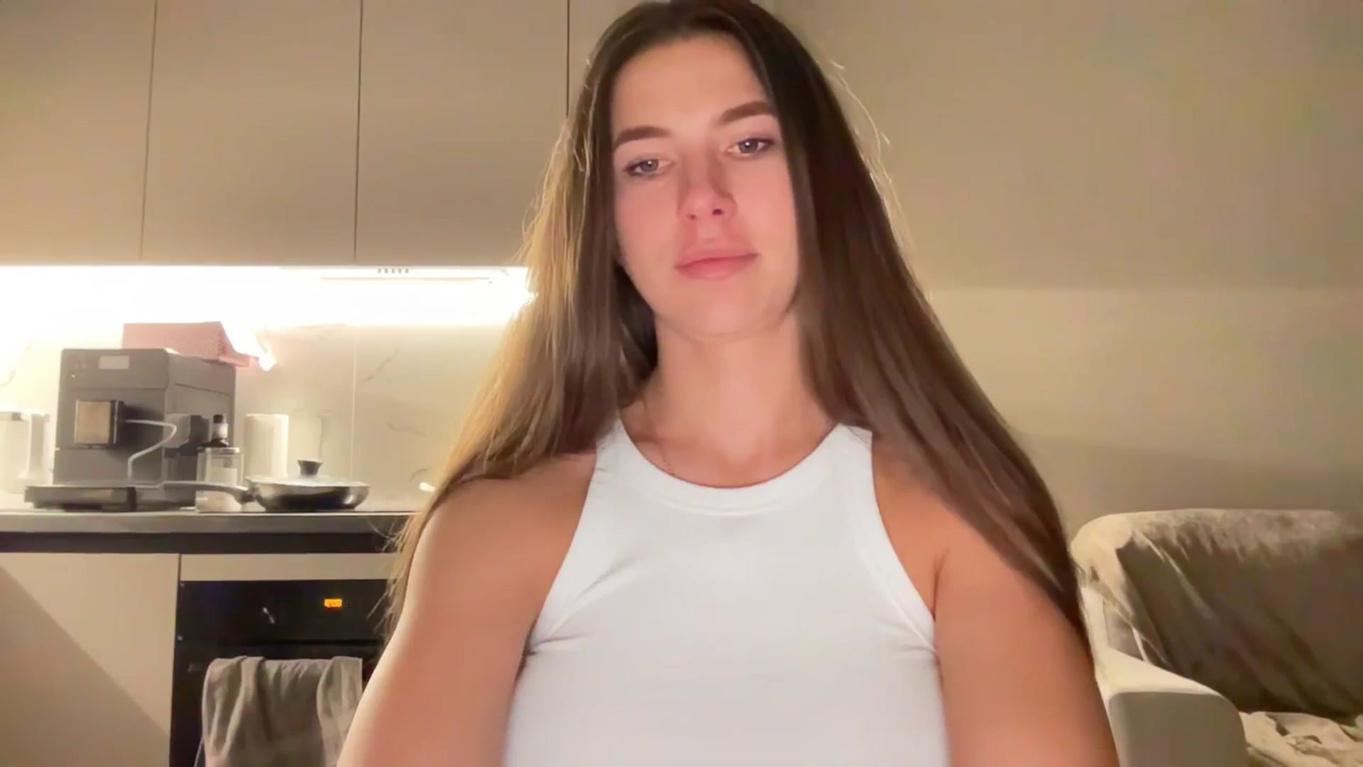 Gallery image thumbnail from kissfreeze's myfreecams stream on, 09/20/2025, 21:03 image 11 of 20