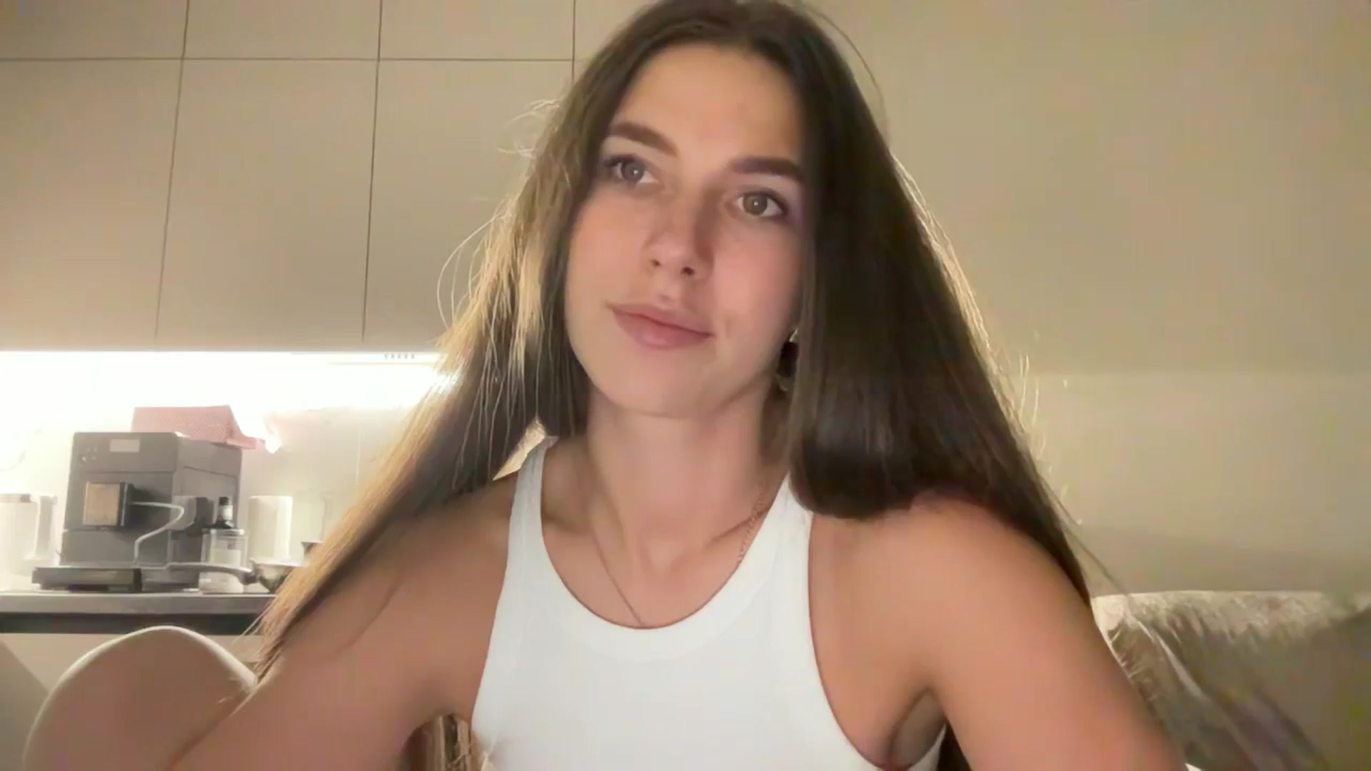 Gallery image thumbnail from kissfreeze's myfreecams stream on, 09/20/2025, 22:16 image 8 of 20