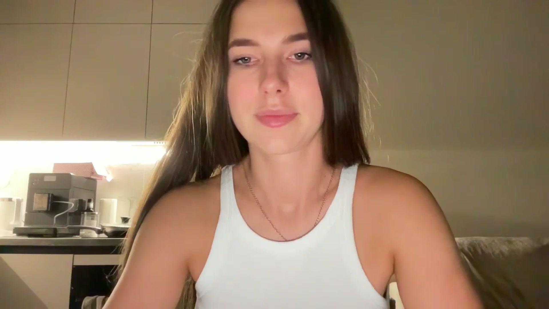 Gallery image thumbnail from kissfreeze's myfreecams stream on, 09/20/2025, 22:16 image 5 of 20