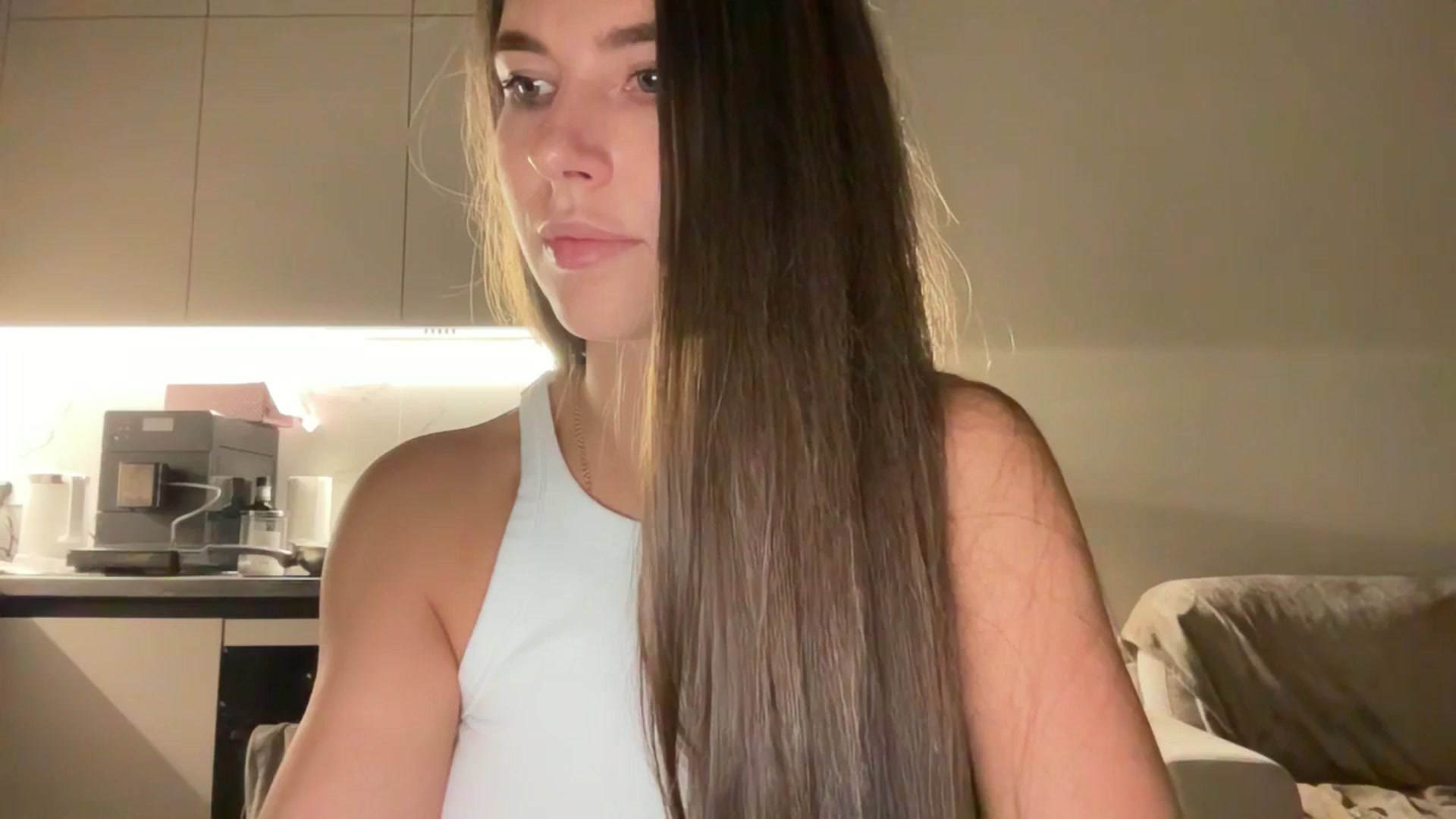 Gallery image thumbnail from kissfreeze's myfreecams stream on, 09/20/2025, 23:01 image 19 of 20