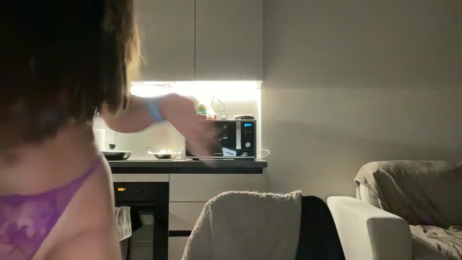 Gallery image thumbnail from kissfreeze's myfreecams stream on, 09/20/2025, 23:01 image 7 of 20