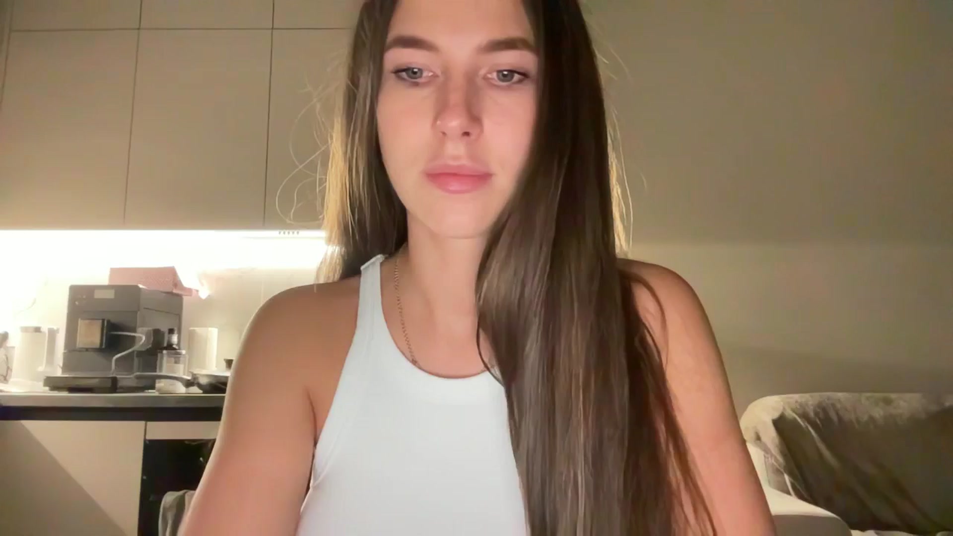 Gallery image thumbnail from kissfreeze's myfreecams stream on, 09/20/2025, 23:39 image 1 of 20