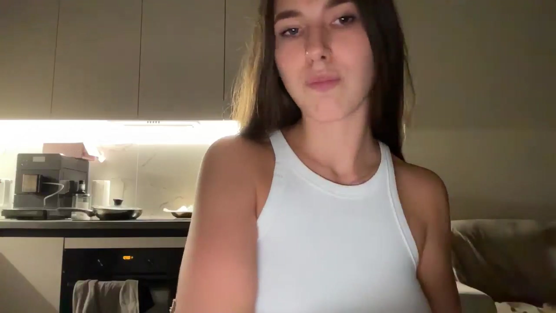 Gallery image thumbnail from kissfreeze's myfreecams stream on, 09/20/2025, 23:39 image 12 of 20
