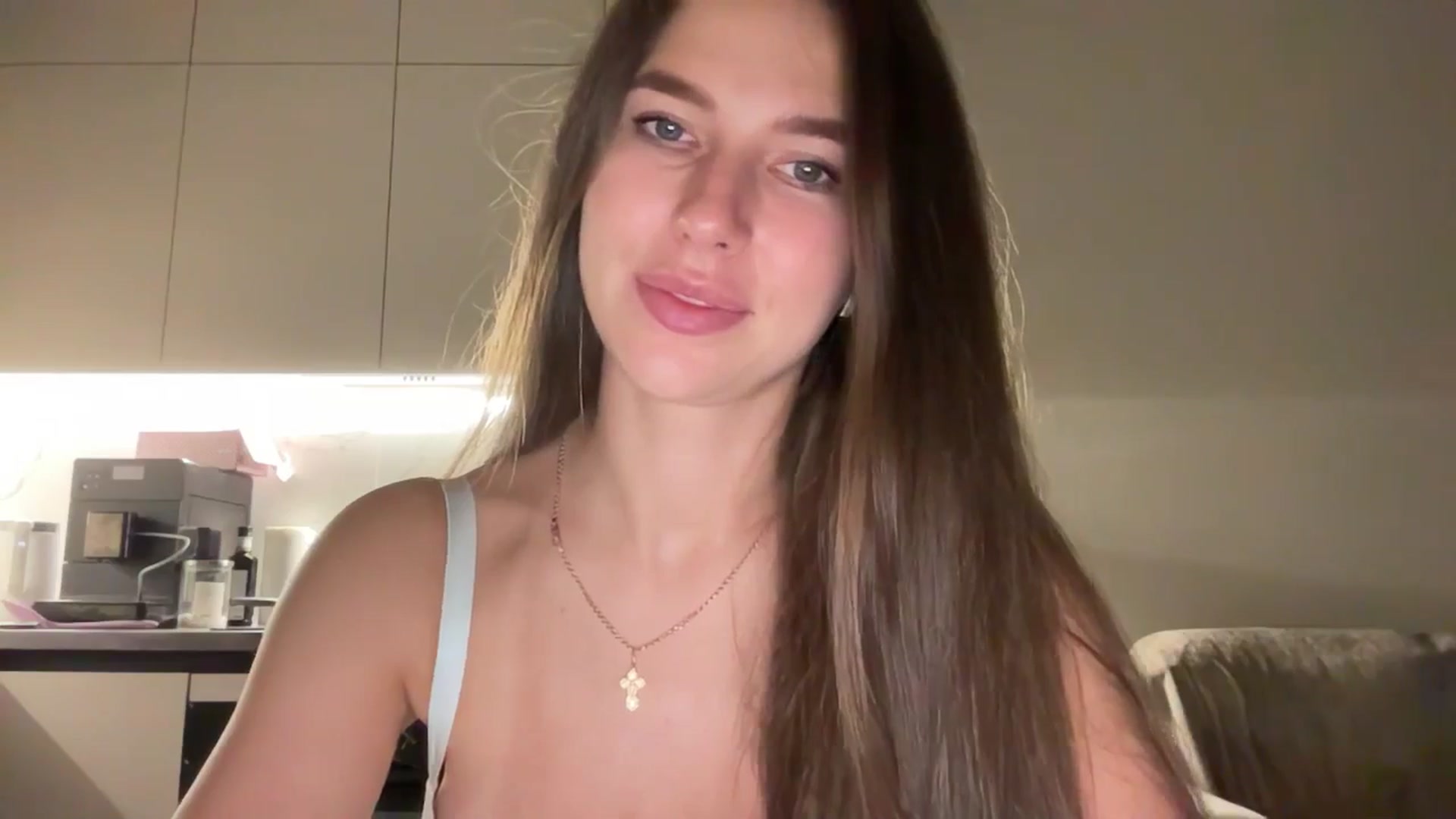 Gallery image thumbnail from kissfreeze's myfreecams stream on, 09/21/2025, 21:49 image 6 of 20