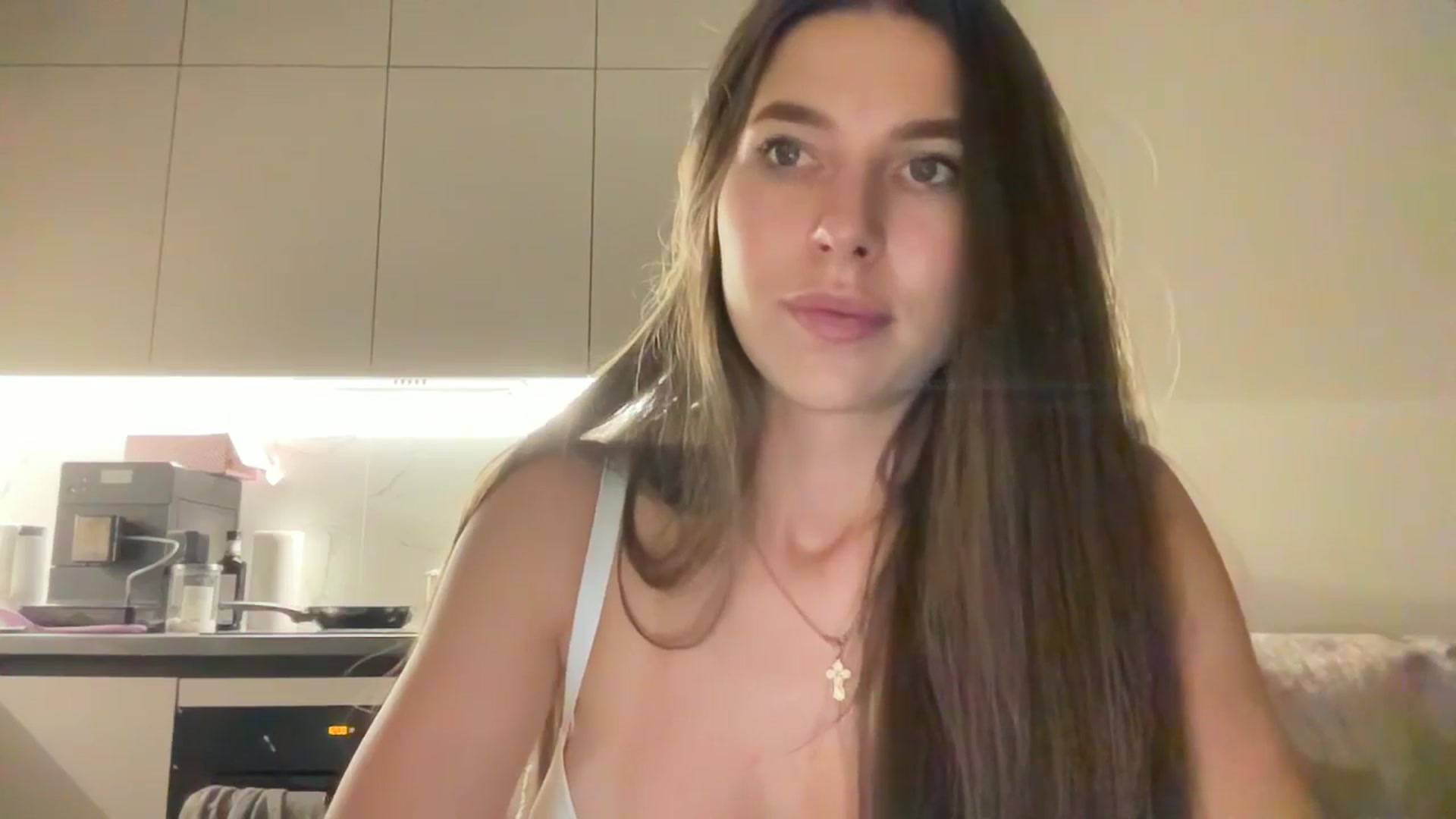 Gallery image thumbnail from kissfreeze's myfreecams stream on, 09/21/2025, 22:41 image 12 of 20