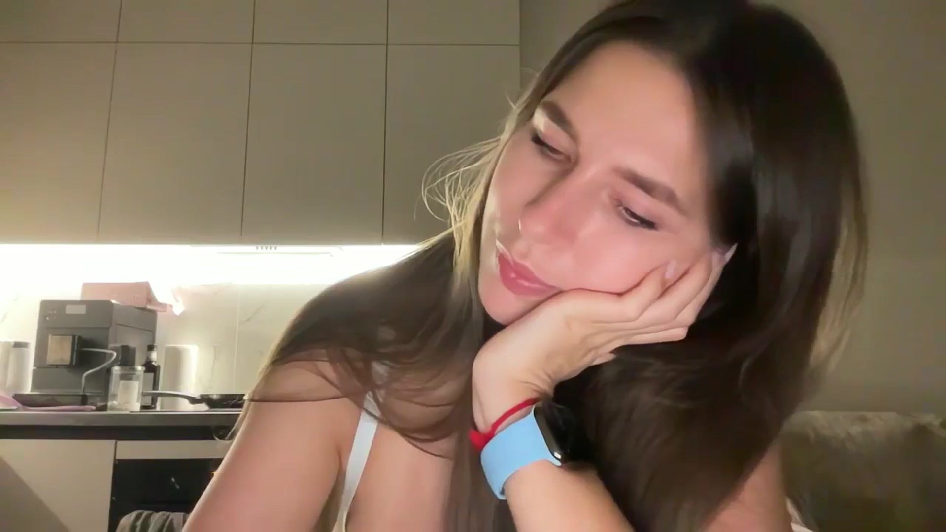 Gallery image thumbnail from kissfreeze's myfreecams stream on, 09/21/2025, 22:41 image 20 of 20