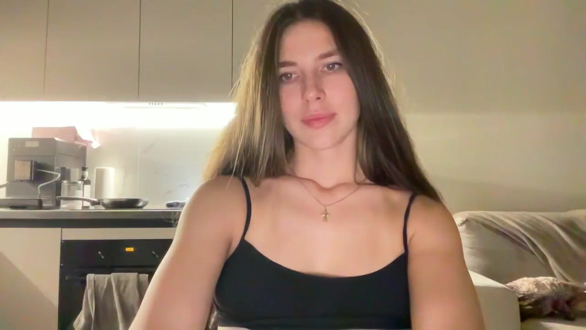 Gallery image thumbnail from kissfreeze's myfreecams stream on, 09/23/2025, 22:42 image 13 of 20