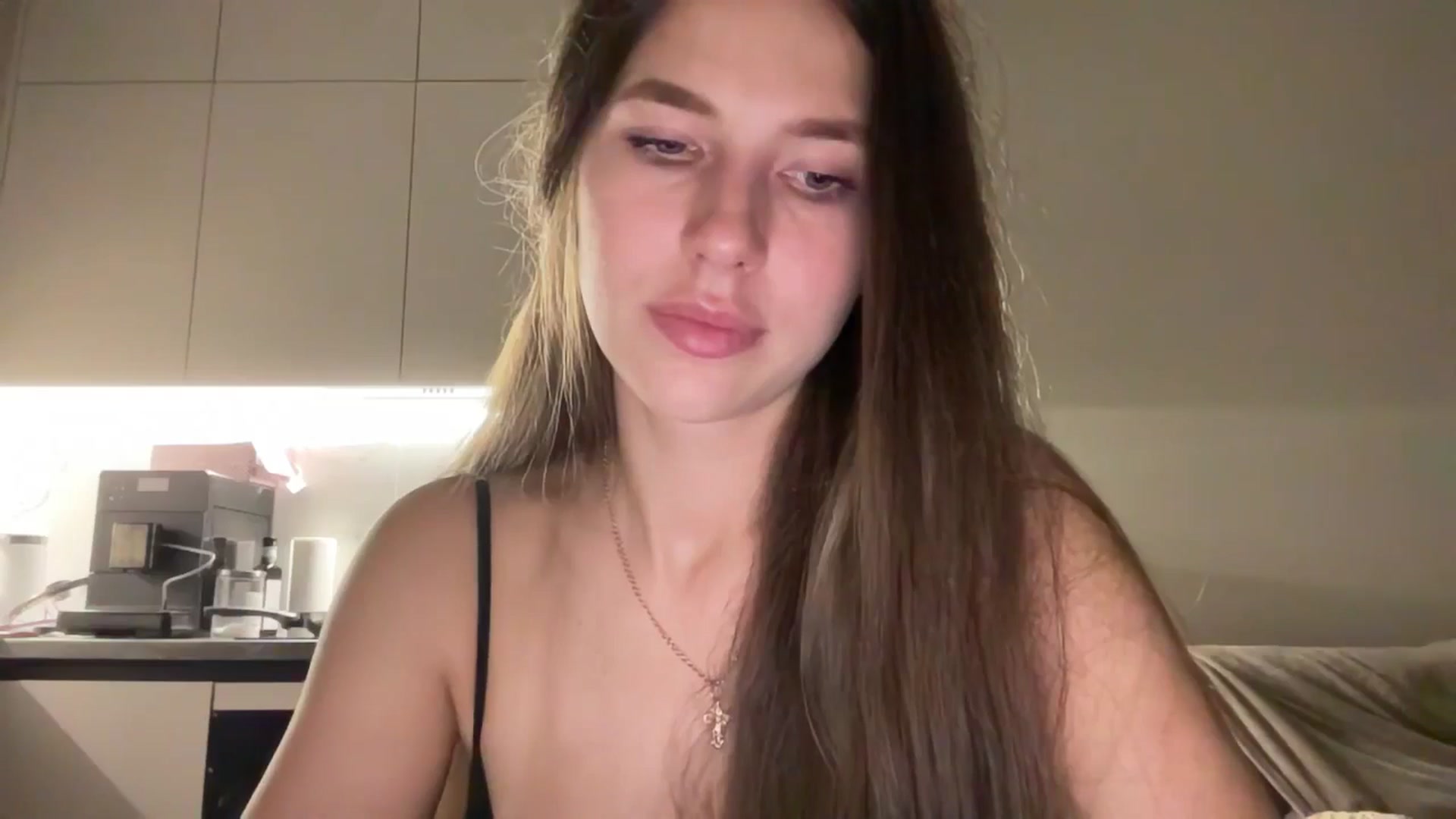 Gallery image thumbnail from kissfreeze's myfreecams stream on, 09/23/2025, 22:42 image 5 of 20
