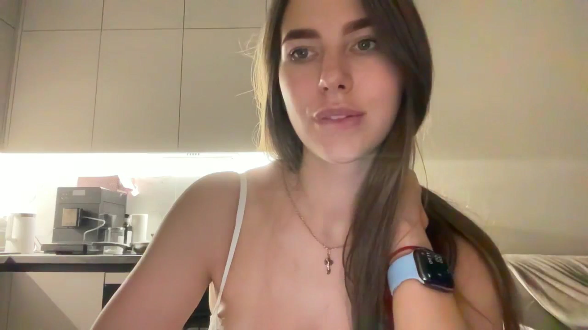 Gallery image thumbnail from kissfreeze's myfreecams stream on, 09/24/2025, 22:33 image 11 of 20