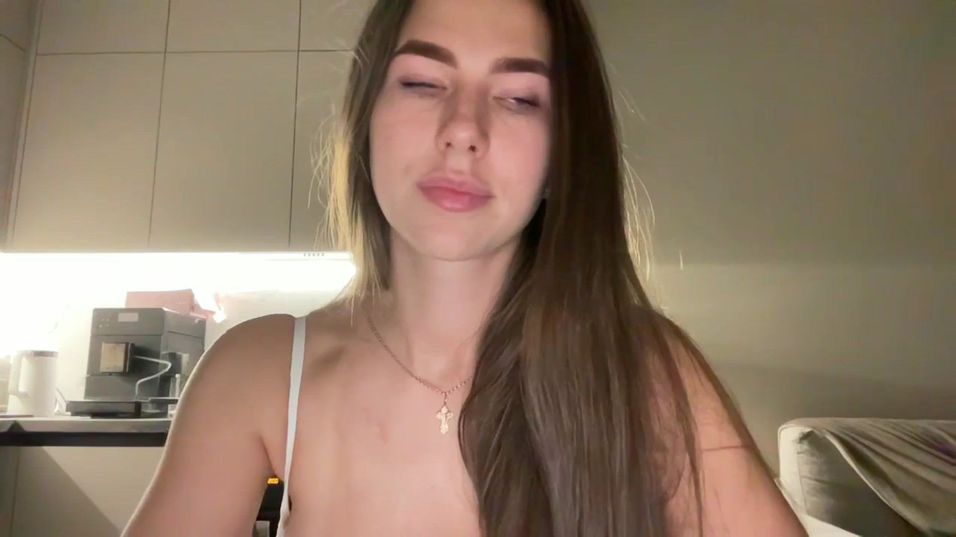 Gallery image thumbnail from kissfreeze's myfreecams stream on, 09/24/2025, 22:33 image 2 of 20