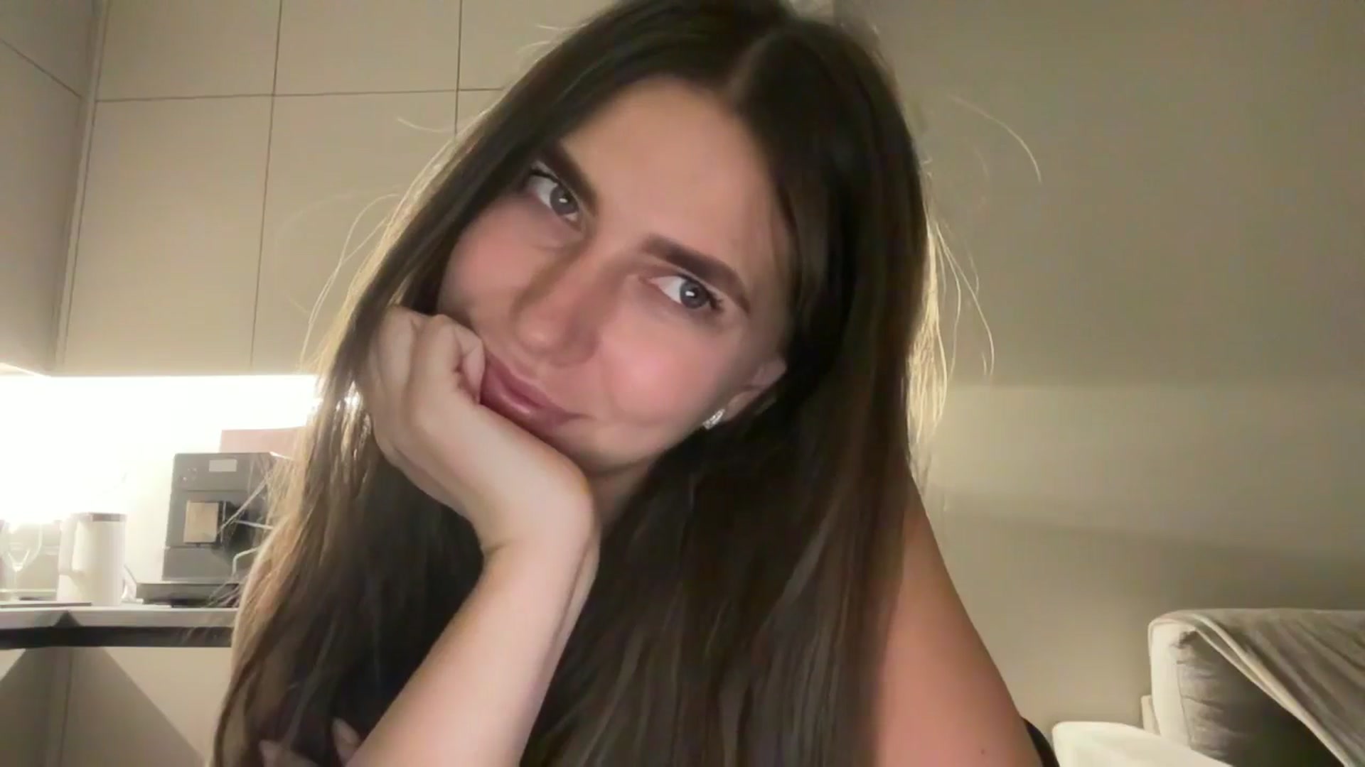 Gallery image thumbnail from kissfreeze's myfreecams stream on, 09/25/2025, 01:08 image 10 of 20