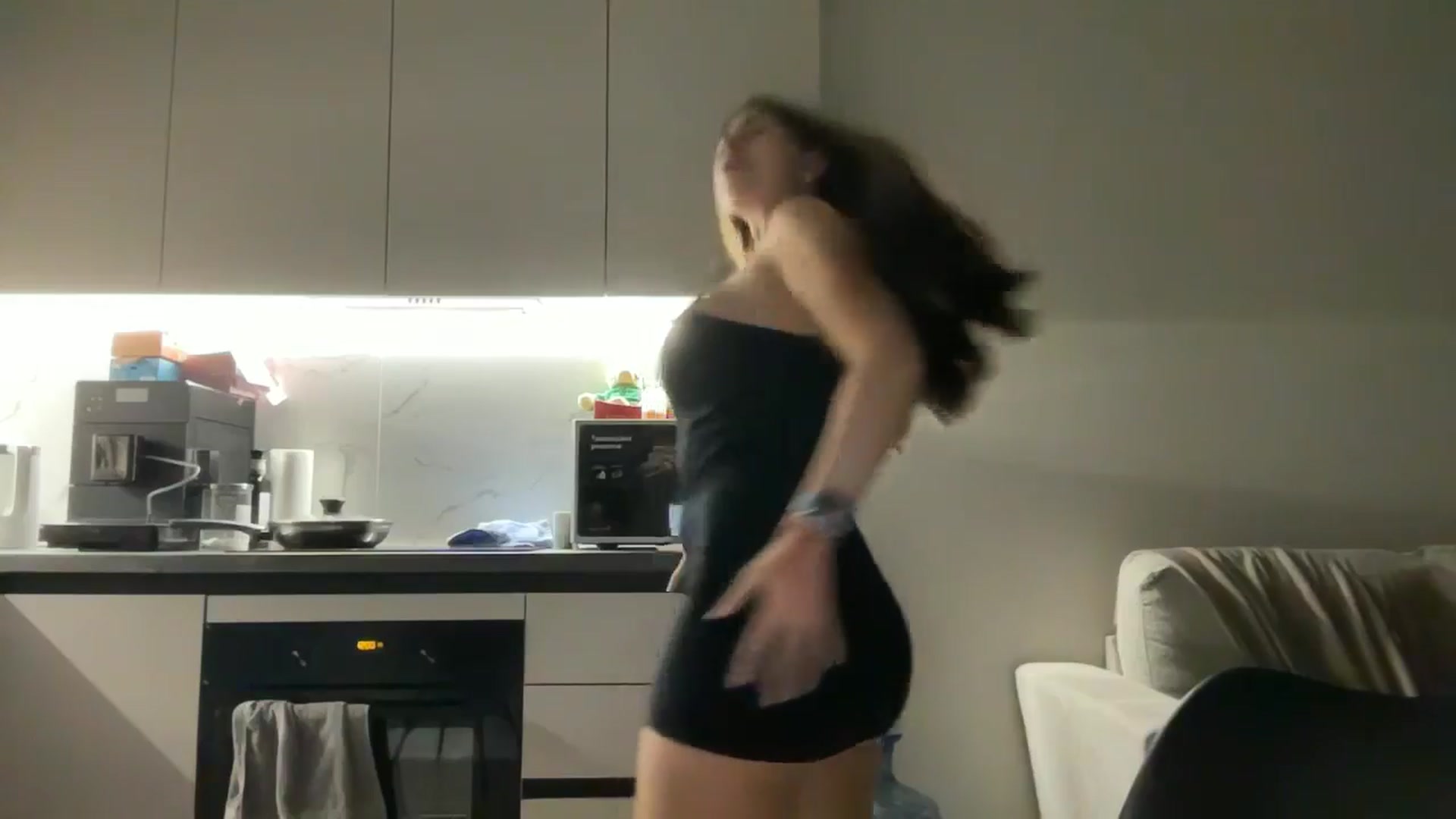 Gallery image thumbnail from kissfreeze's myfreecams stream on, 09/25/2025, 22:00 image 14 of 20