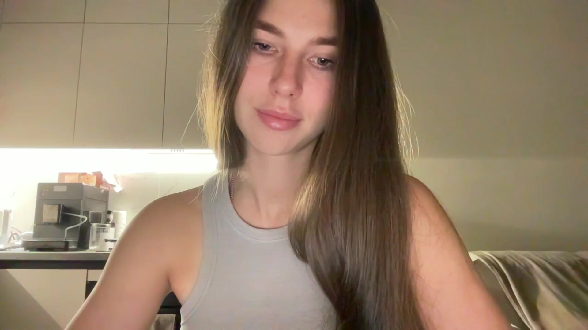 Gallery image thumbnail from kissfreeze's myfreecams stream on, 09/27/2025, 21:36 image 18 of 20