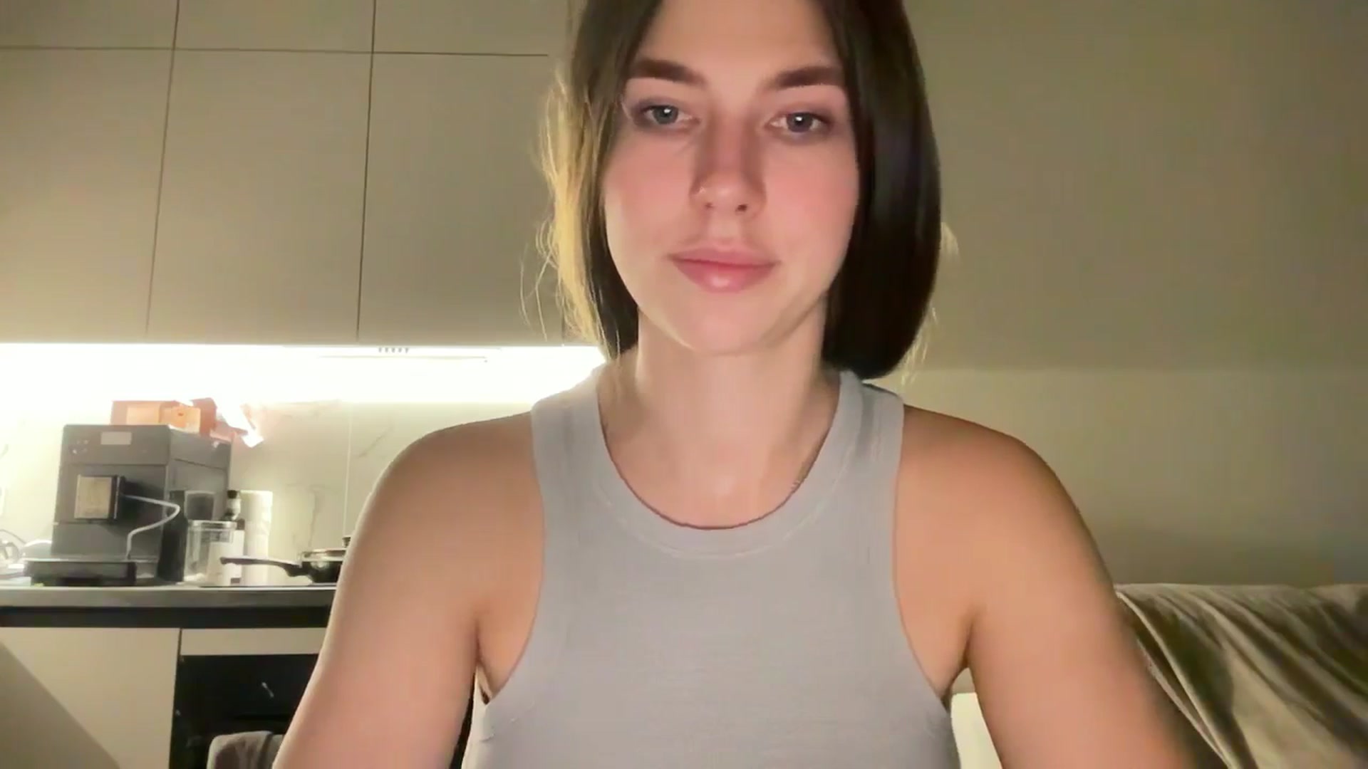 Gallery image thumbnail from kissfreeze's myfreecams stream on, 09/27/2025, 21:36 image 6 of 20