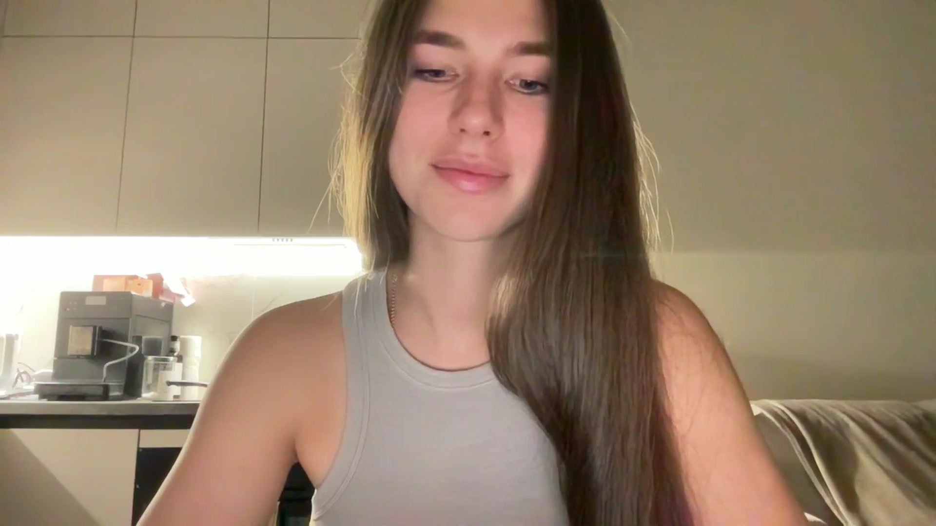 Gallery image thumbnail from kissfreeze's myfreecams stream on, 09/27/2025, 21:36 image 16 of 20