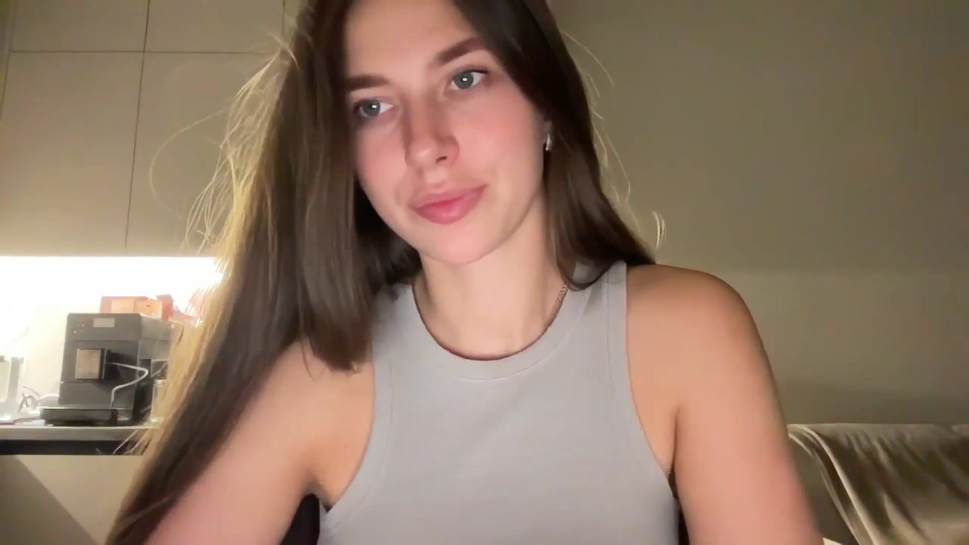 Gallery image thumbnail from kissfreeze's myfreecams stream on, 09/27/2025, 21:50 image 19 of 20