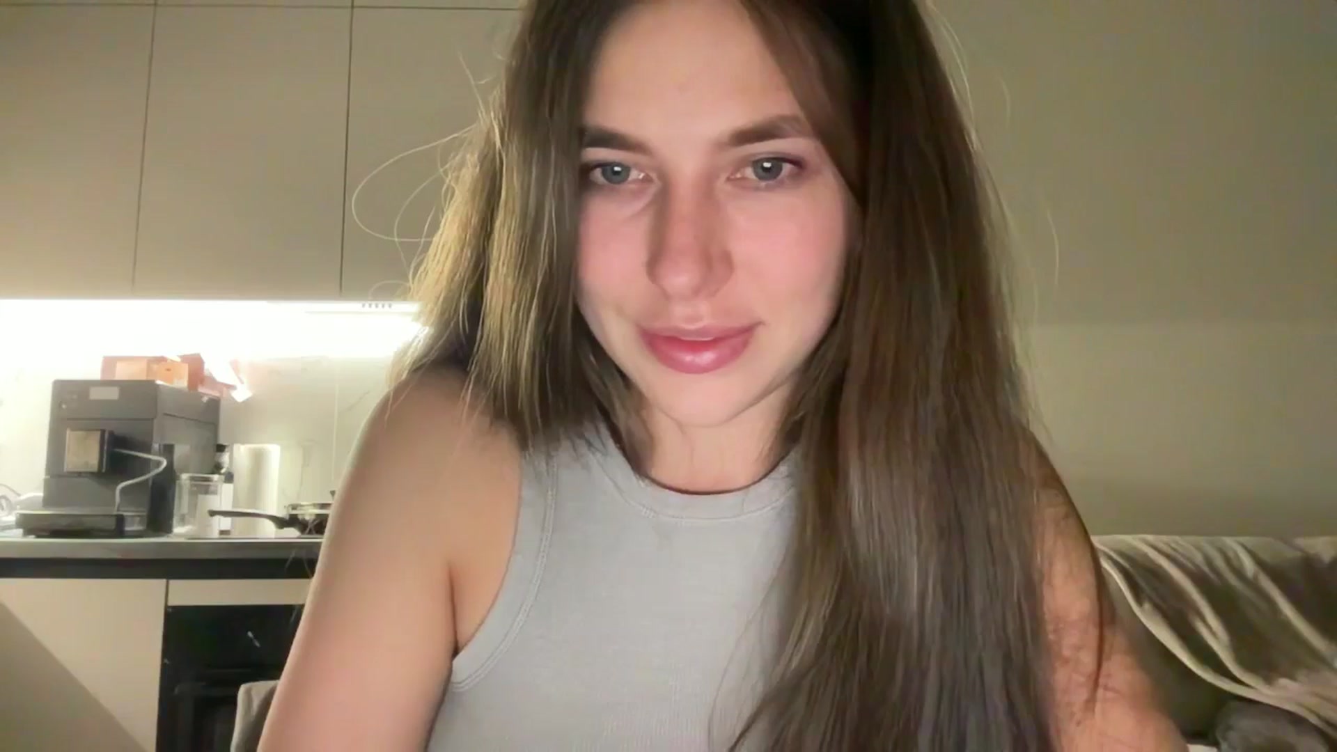 Gallery image thumbnail from kissfreeze's myfreecams stream on, 09/27/2025, 23:48 image 18 of 20