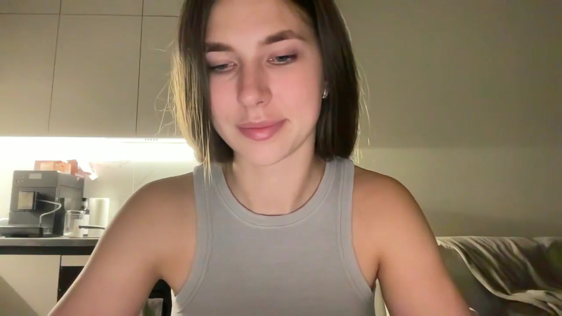 Gallery image thumbnail from kissfreeze's myfreecams stream on, 09/27/2025, 23:48 image 9 of 20