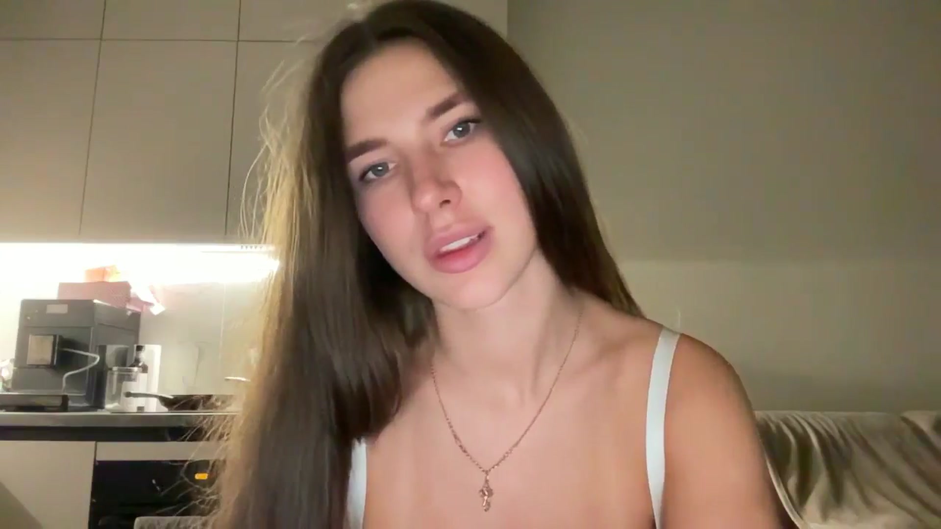 Gallery image thumbnail from kissfreeze's myfreecams stream on, 09/28/2025, 21:26 image 14 of 20