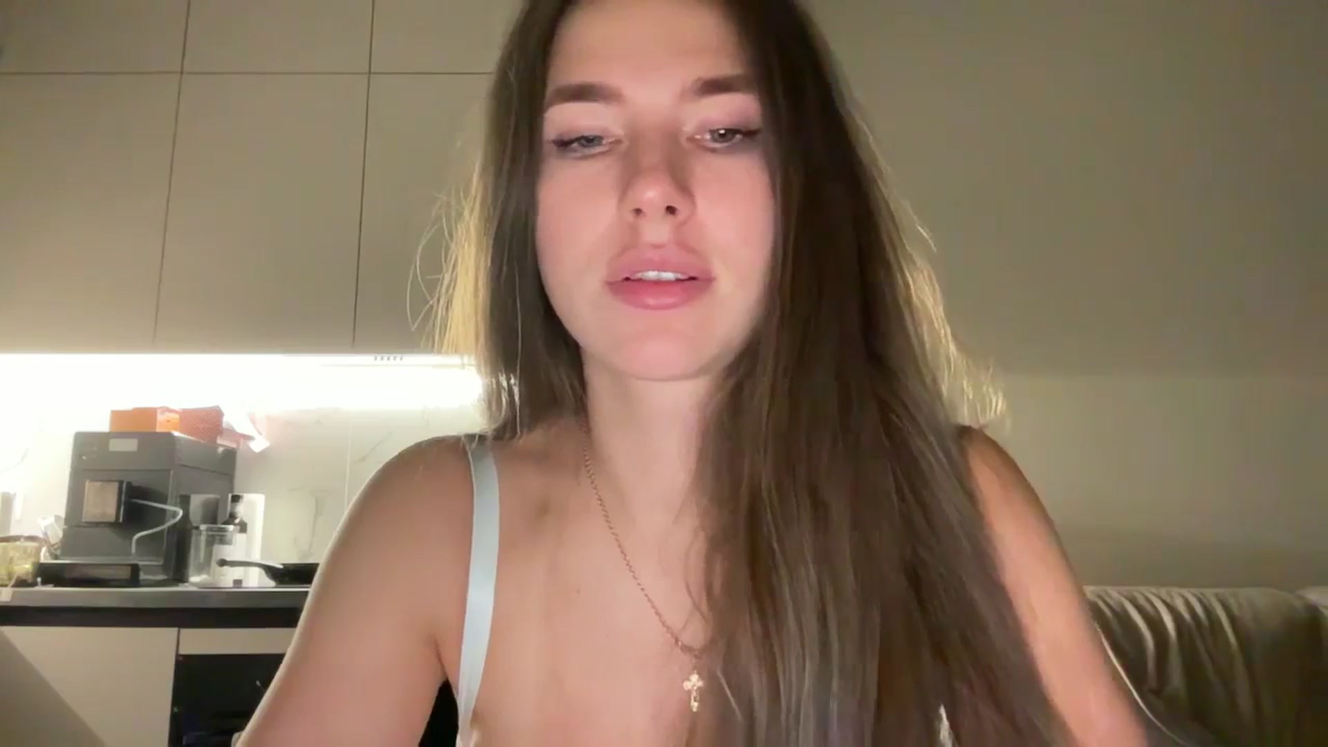 Gallery image thumbnail from kissfreeze's myfreecams stream on, 09/28/2025, 23:04 image 15 of 20