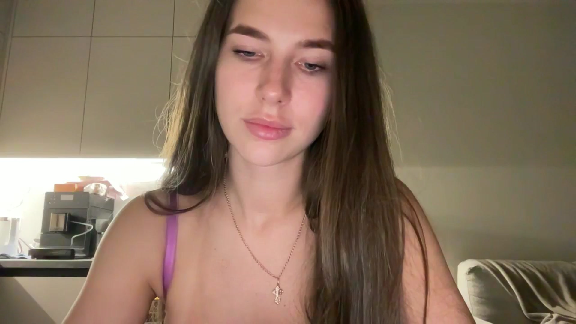 Gallery image thumbnail from kissfreeze's myfreecams stream on, 09/29/2025, 22:45 image 11 of 20