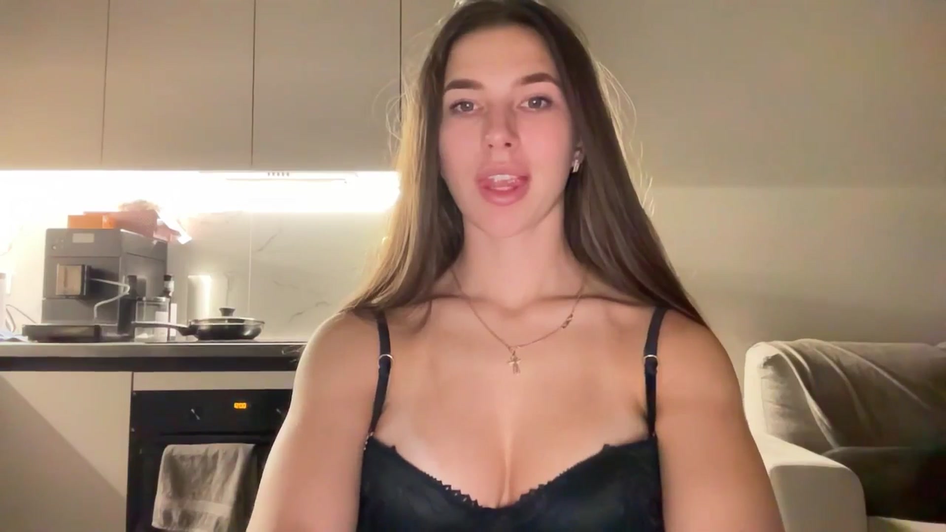 Gallery image thumbnail from kissfreeze's myfreecams stream on, 09/30/2025, 20:25 image 5 of 20