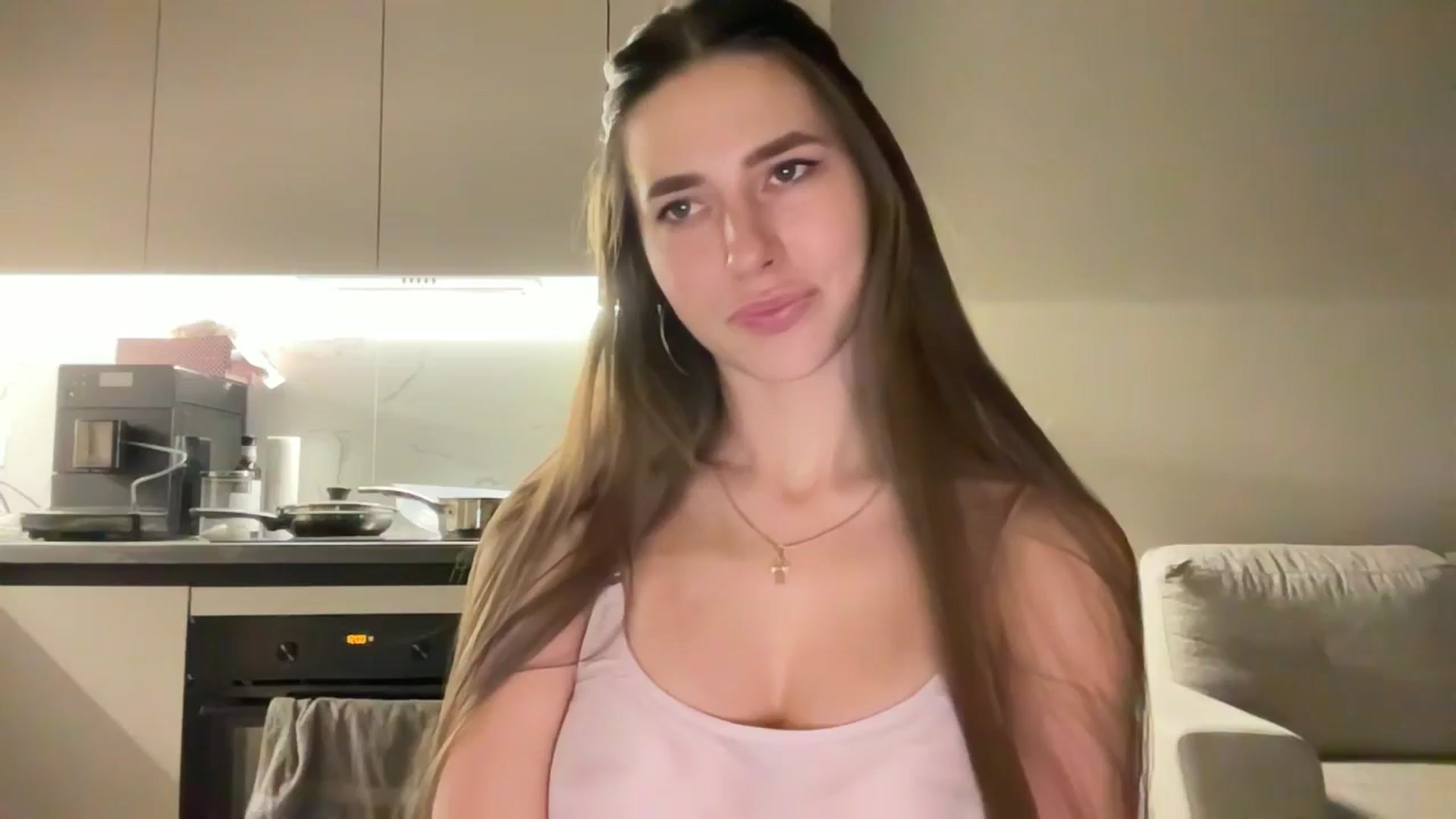 Gallery image thumbnail from kissfreeze's myfreecams stream on, 10/01/2025, 22:28 image 16 of 20