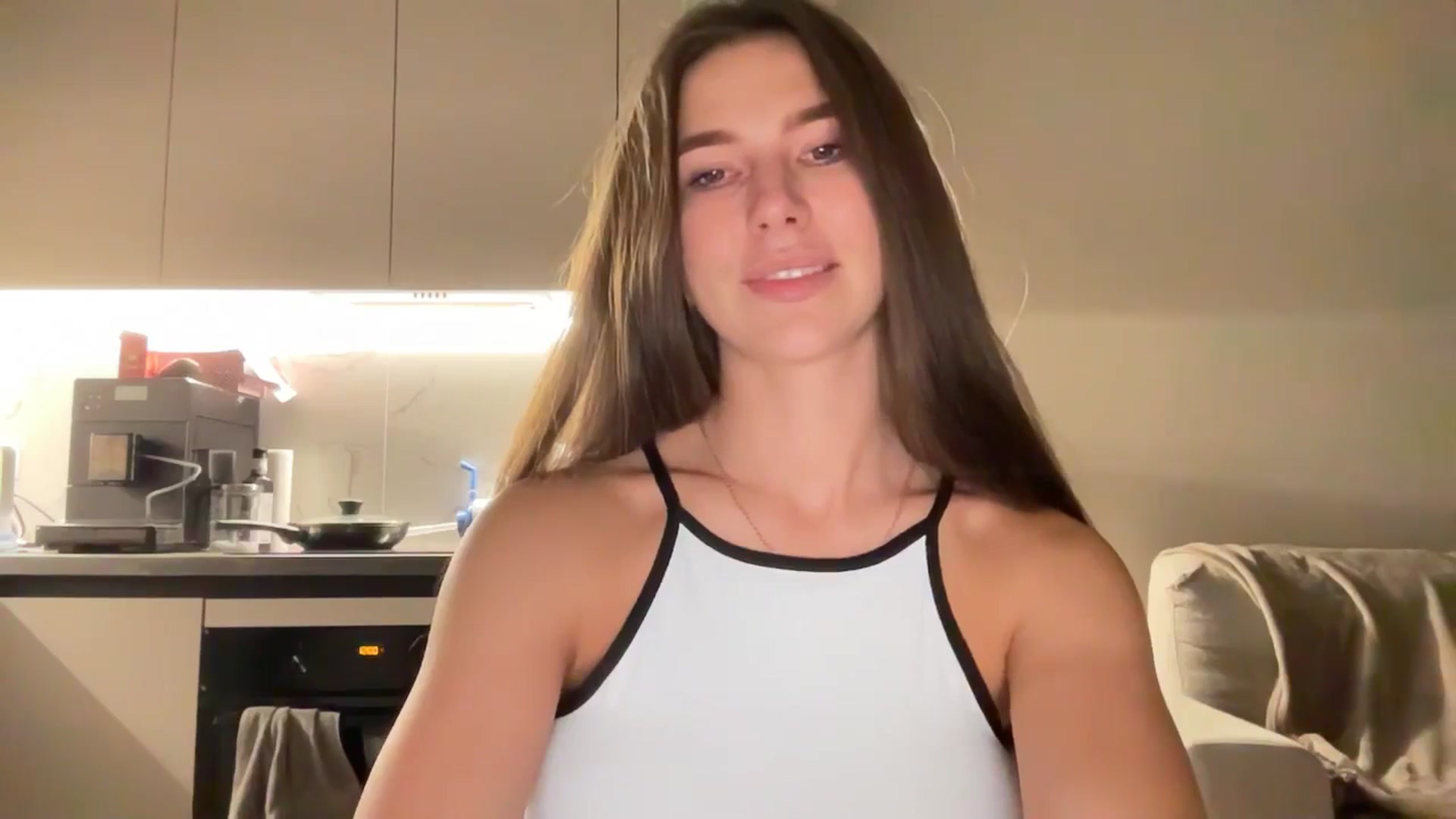 Gallery image thumbnail from kissfreeze's myfreecams stream on, 10/02/2025, 23:47 image 2 of 20