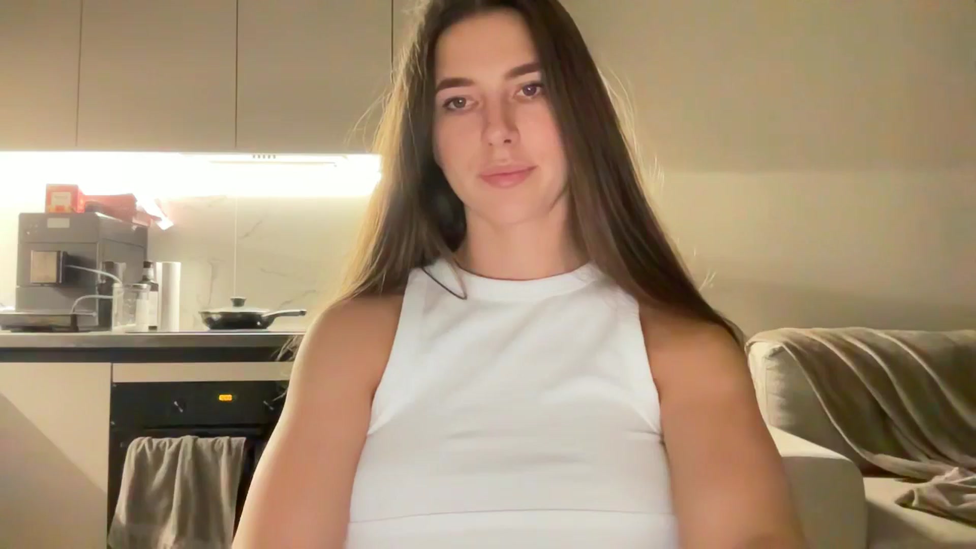 Gallery image thumbnail from kissfreeze's myfreecams stream on, 10/03/2025, 21:57 image 6 of 20