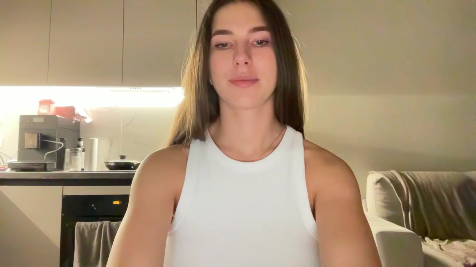 Gallery image thumbnail from kissfreeze's myfreecams stream on, 10/04/2025, 21:49 image 5 of 20