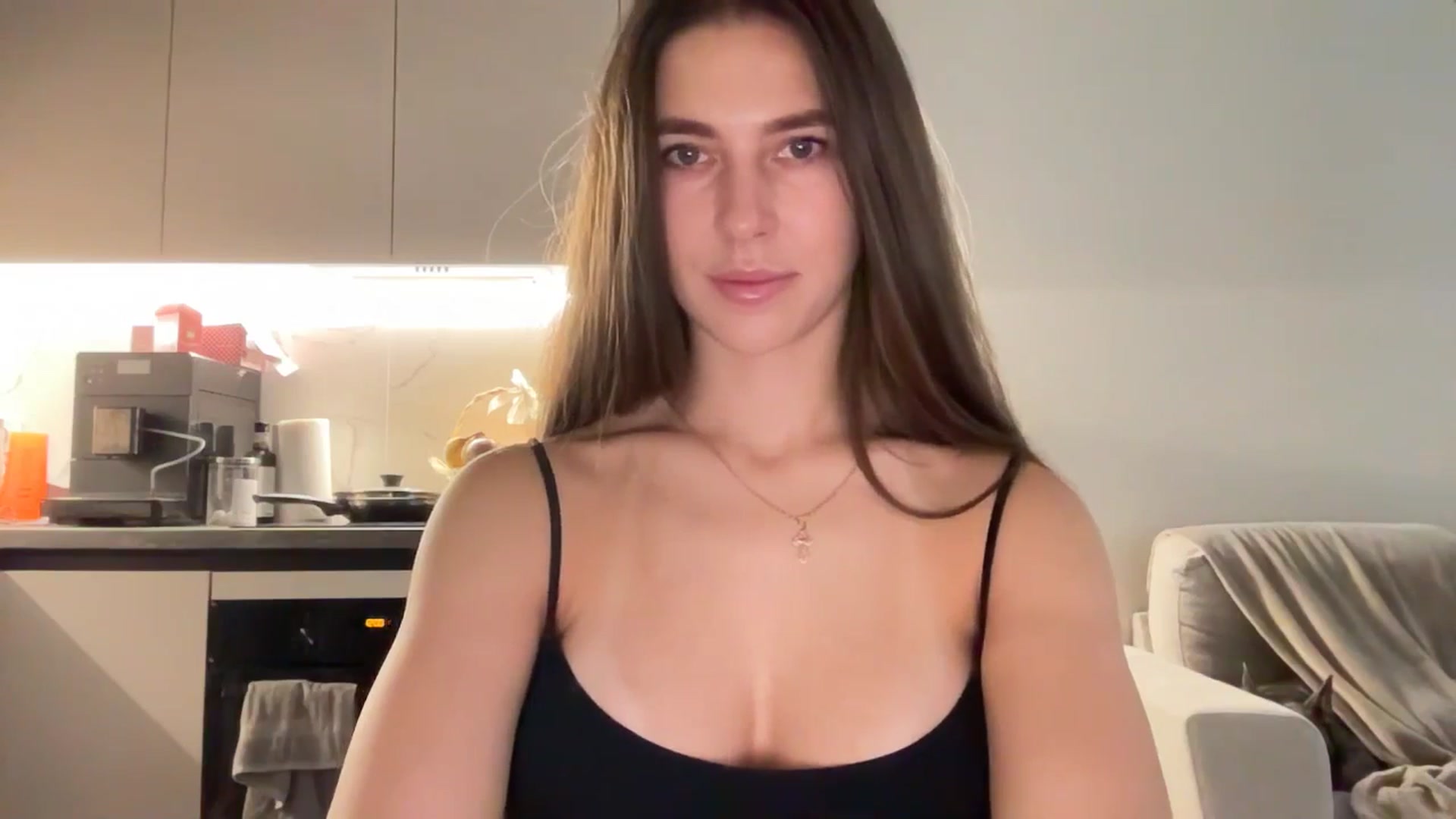 Gallery image thumbnail from kissfreeze's myfreecams stream on, 10/07/2025, 12:24 image 5 of 20