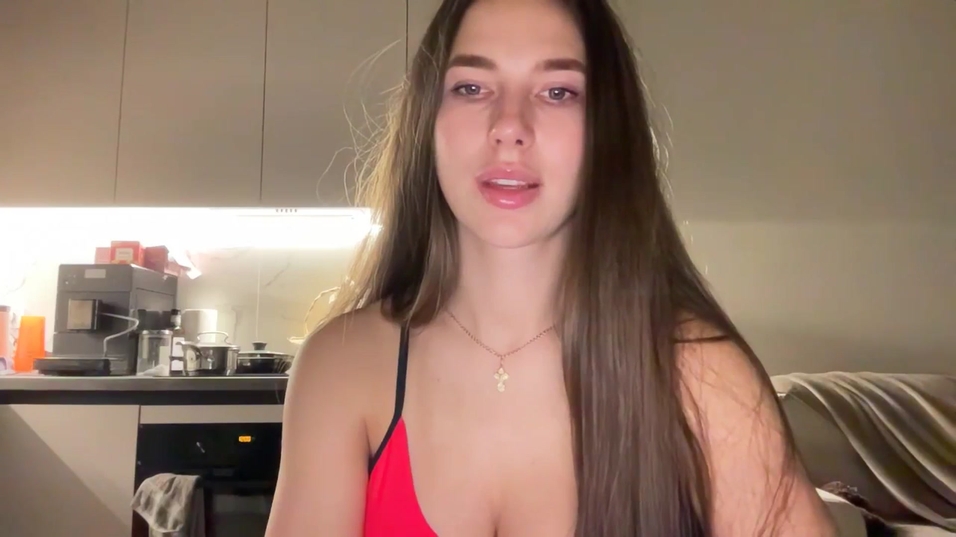 Gallery image thumbnail from kissfreeze's myfreecams stream on, 10/07/2025, 21:22 image 15 of 20