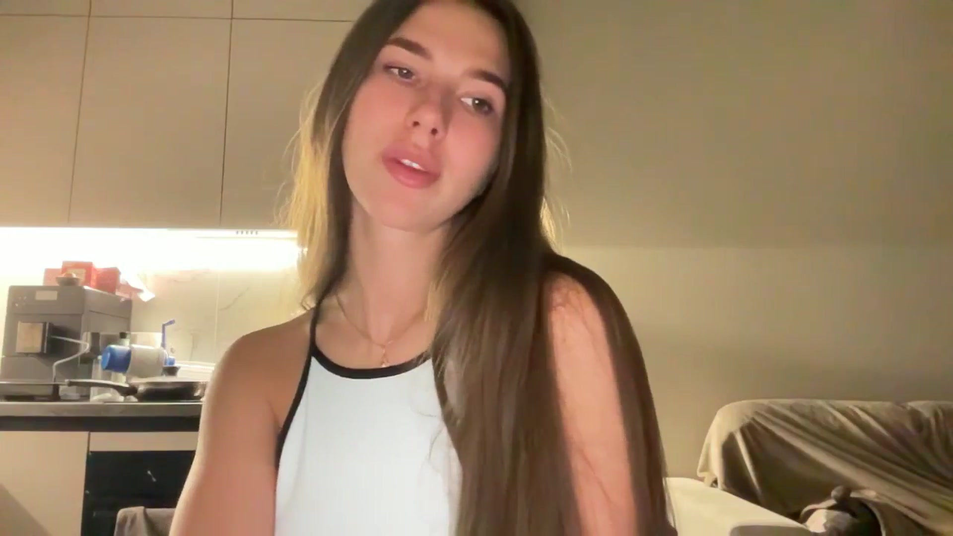 Gallery image thumbnail from kissfreeze's myfreecams stream on, 10/17/2025, 21:02 image 13 of 20