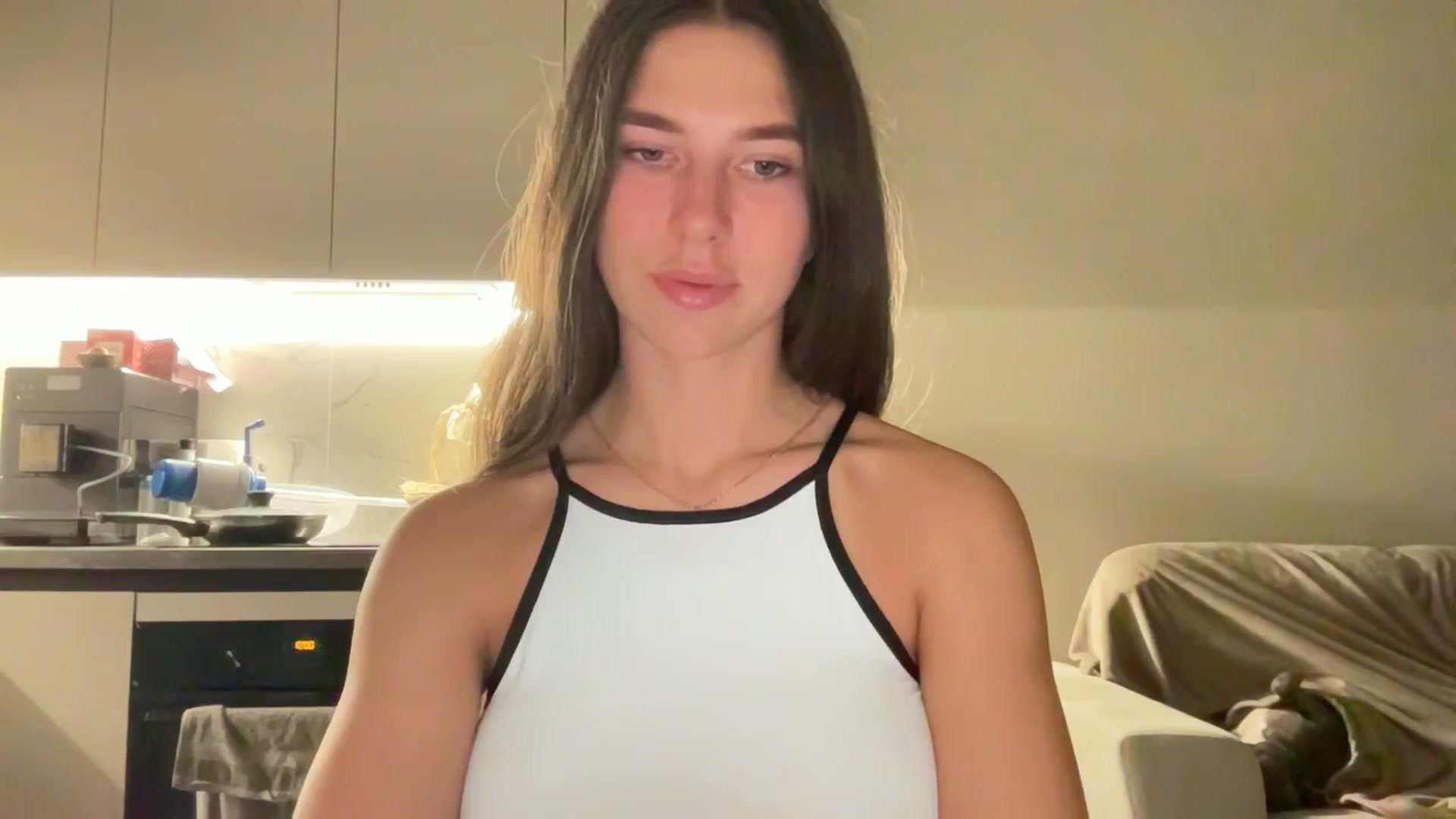 Gallery image thumbnail from kissfreeze's myfreecams stream on, 10/17/2025, 21:02 image 10 of 20