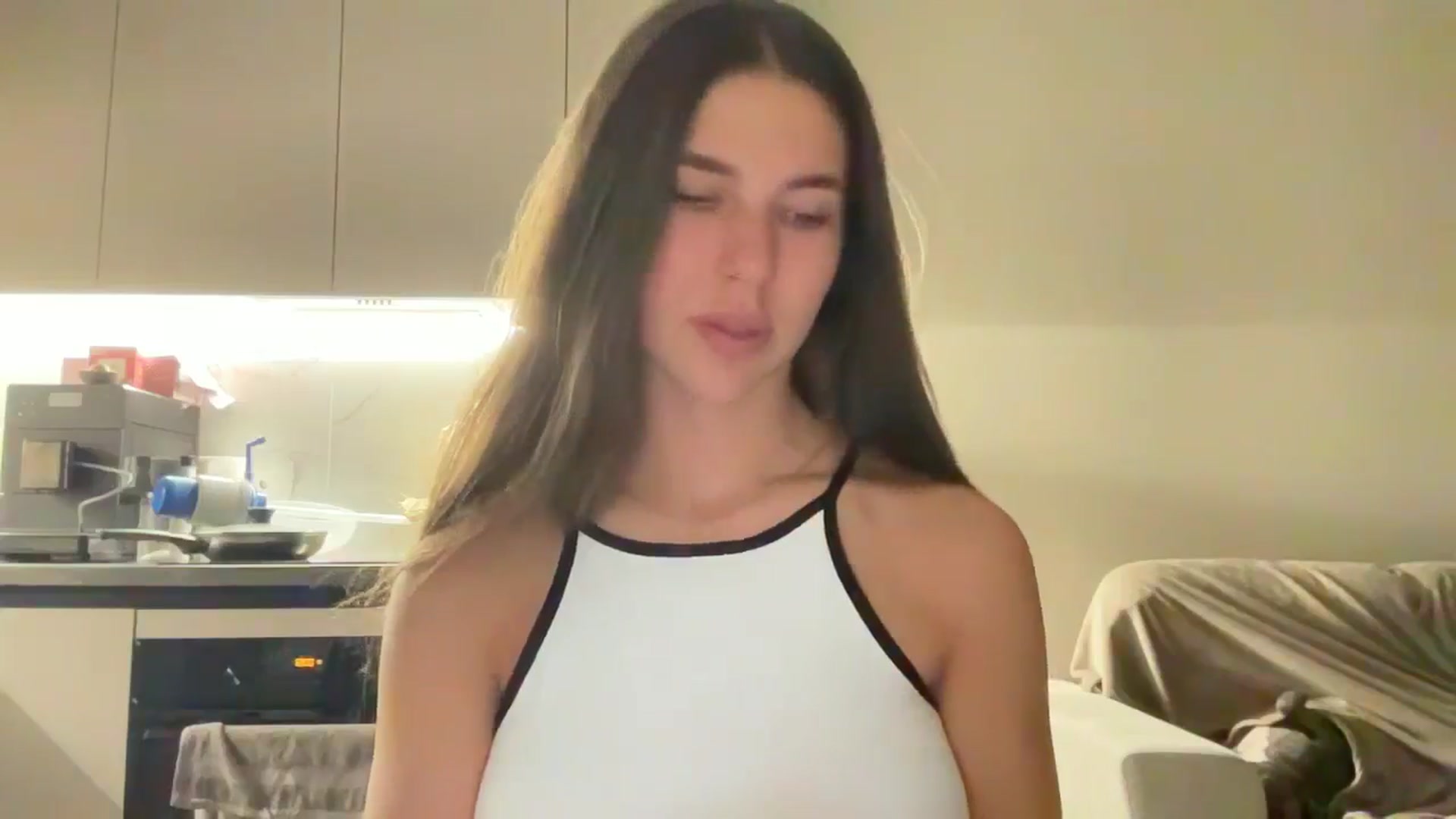 Gallery image thumbnail from kissfreeze's myfreecams stream on, 10/17/2025, 21:02 image 12 of 20