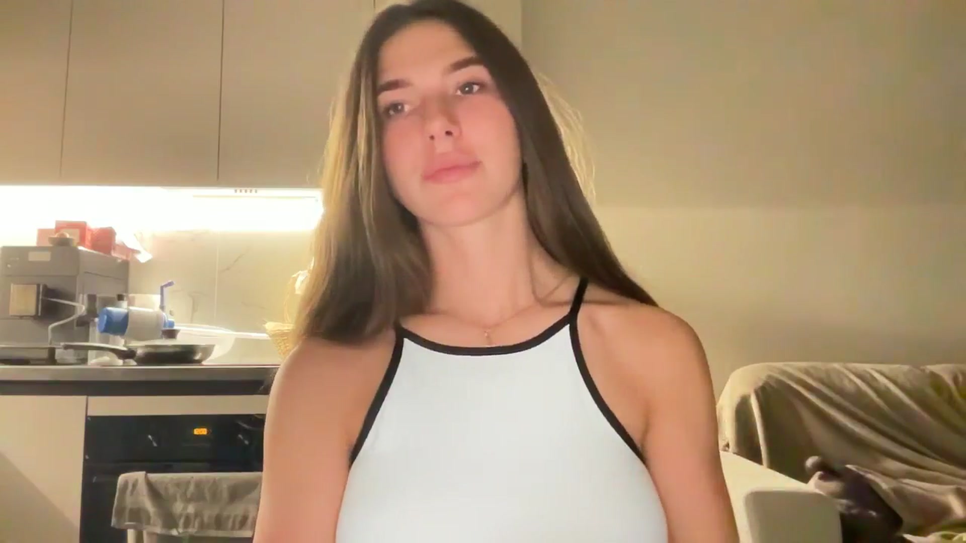 Gallery image thumbnail from kissfreeze's myfreecams stream on, 10/17/2025, 21:25 image 4 of 20
