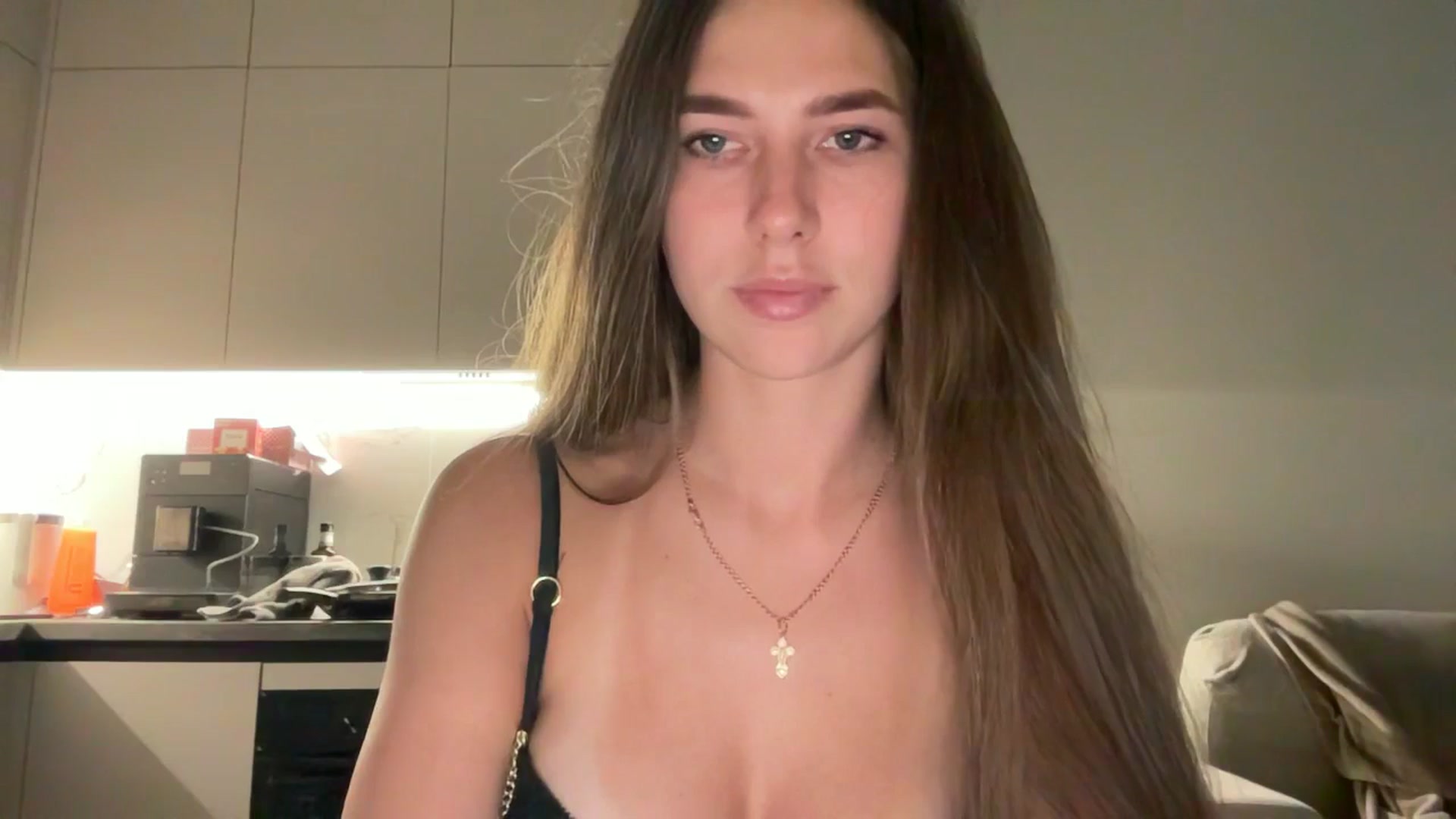 Gallery image thumbnail from kissfreeze's myfreecams stream on, 10/18/2025, 14:09 image 14 of 20