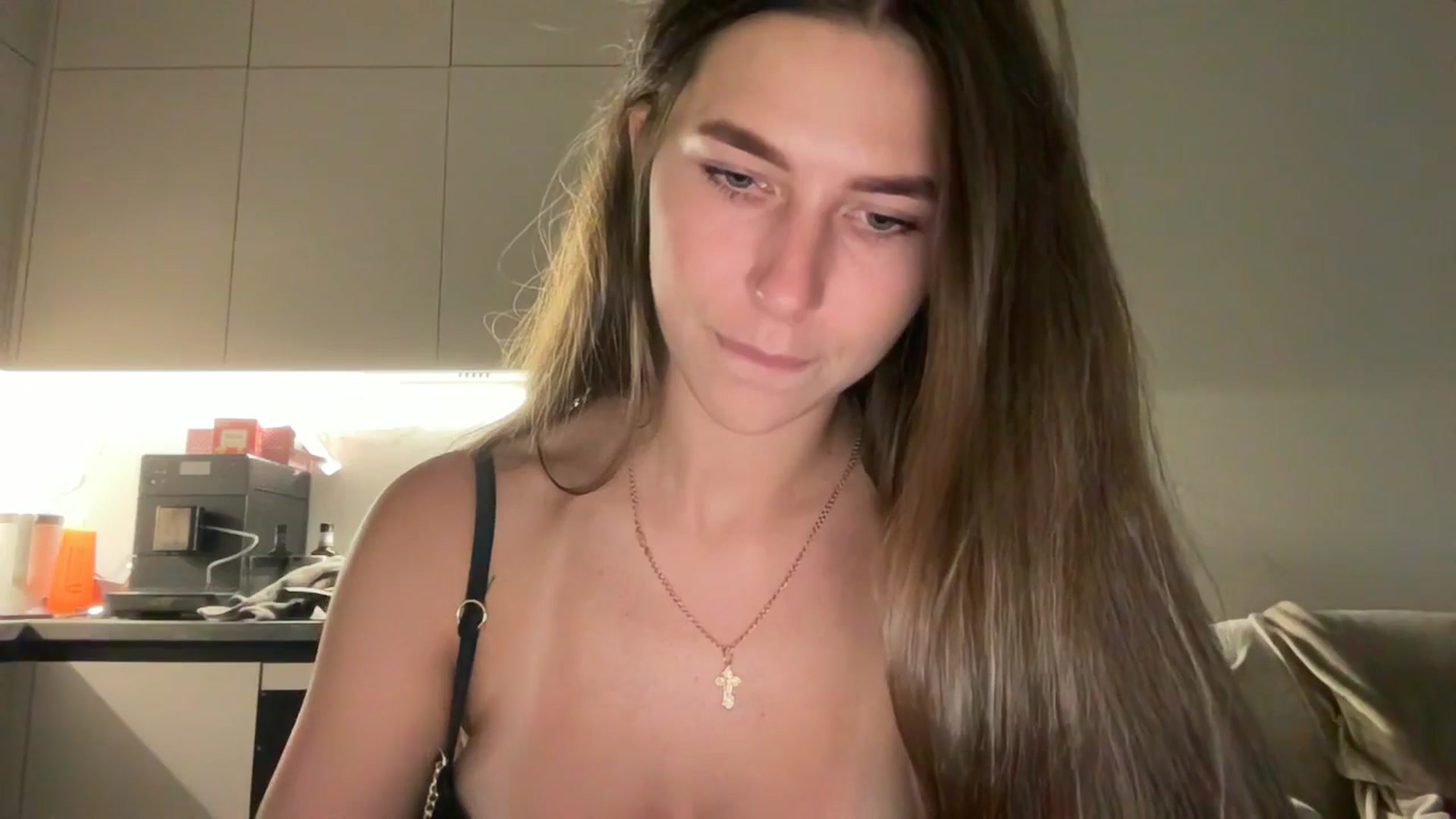 Gallery image thumbnail from kissfreeze's myfreecams stream on, 10/18/2025, 14:09 image 16 of 20