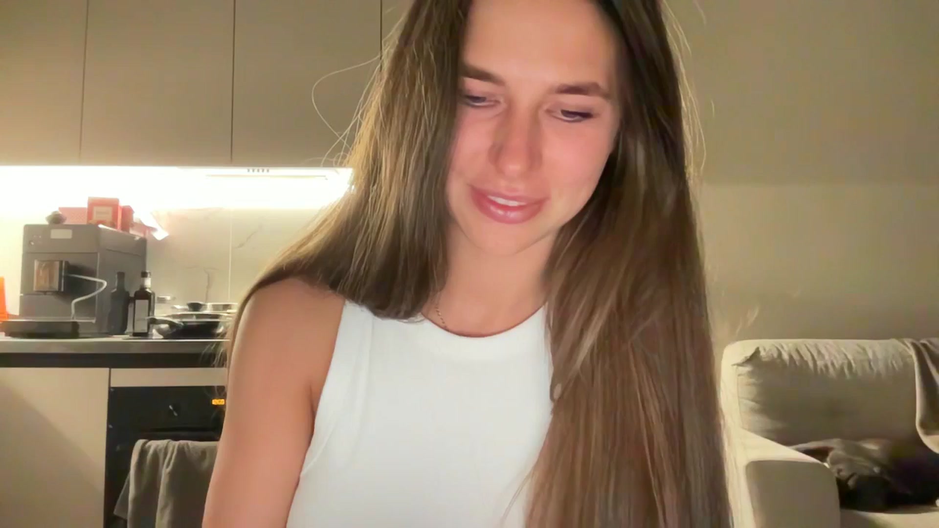 Gallery image thumbnail from kissfreeze's myfreecams stream on, 10/19/2025, 23:49 image 19 of 20