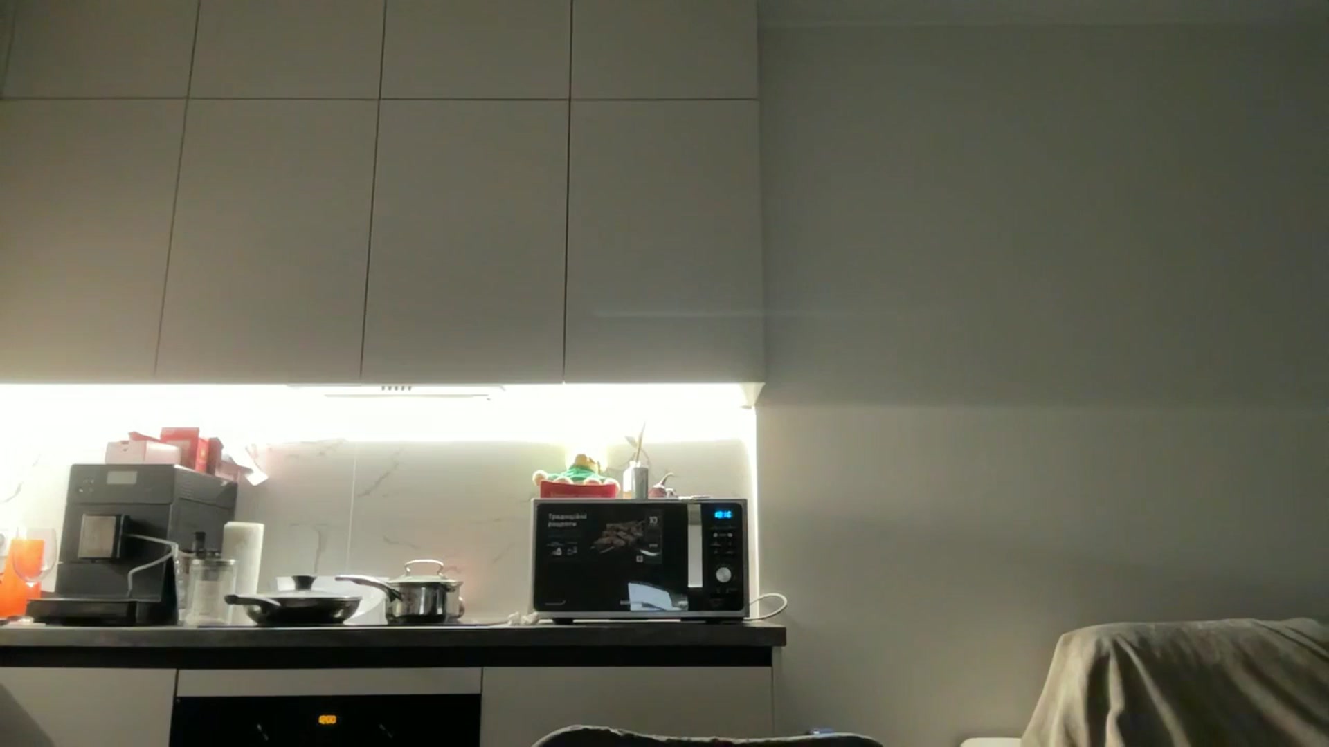Gallery image thumbnail from kissfreeze's myfreecams stream on, 10/21/2025, 13:26 image 18 of 20